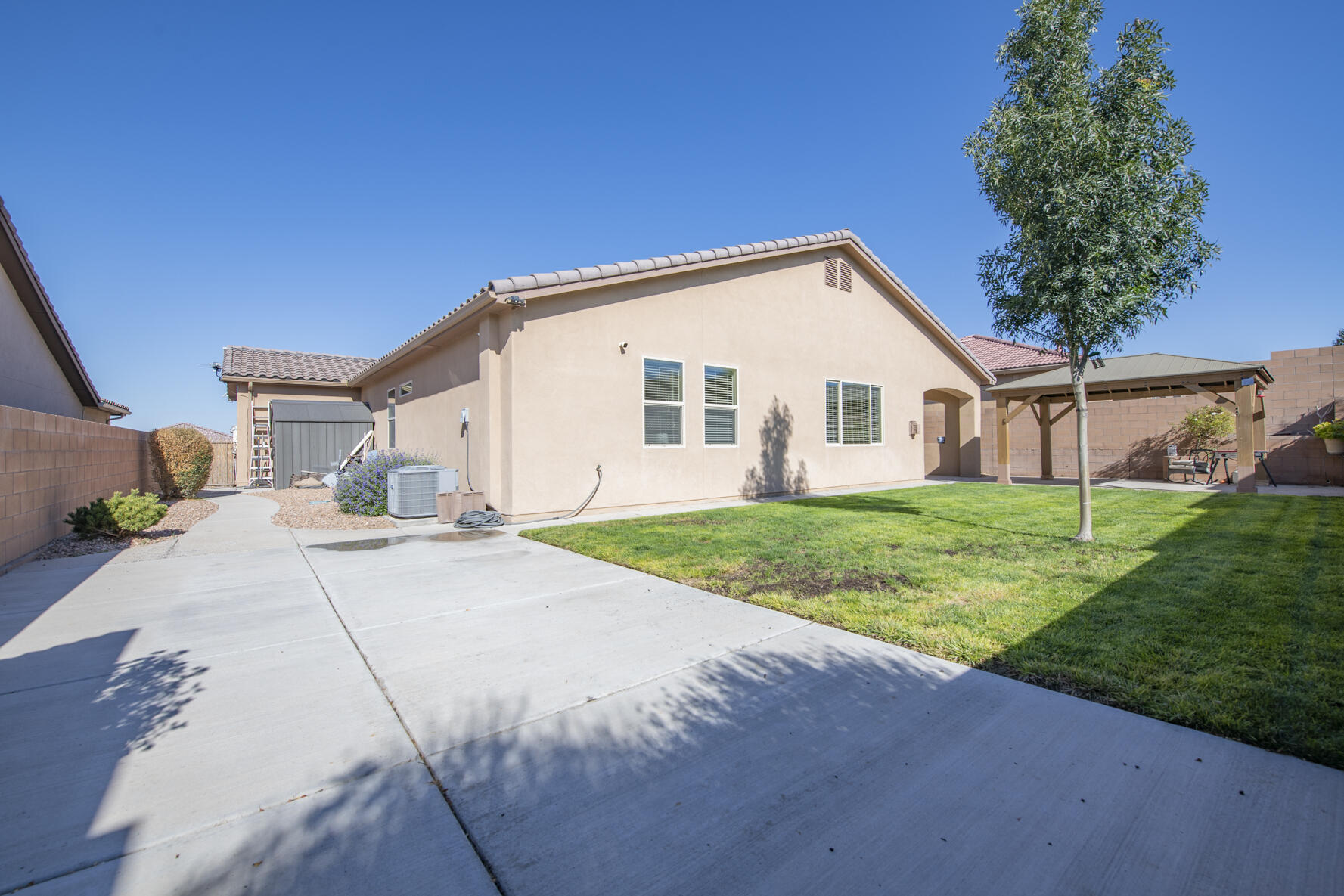 1724 Roble Drive
