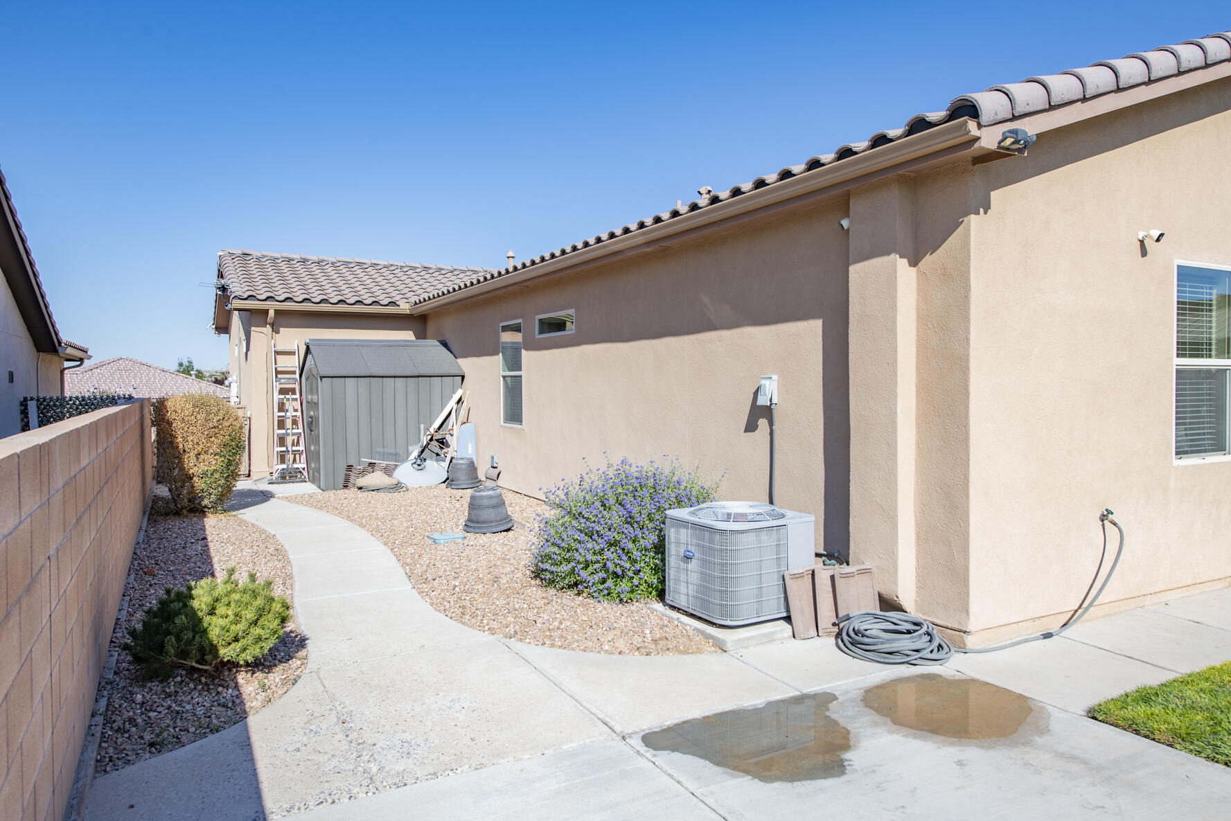 1724 Roble Drive