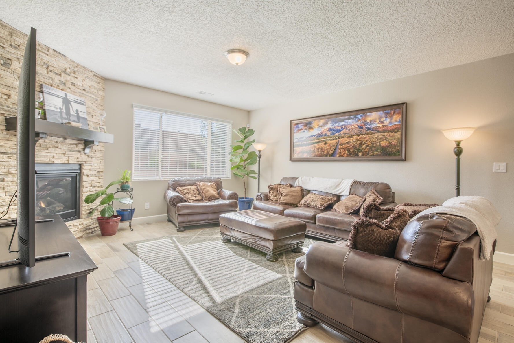 1724 Roble Drive