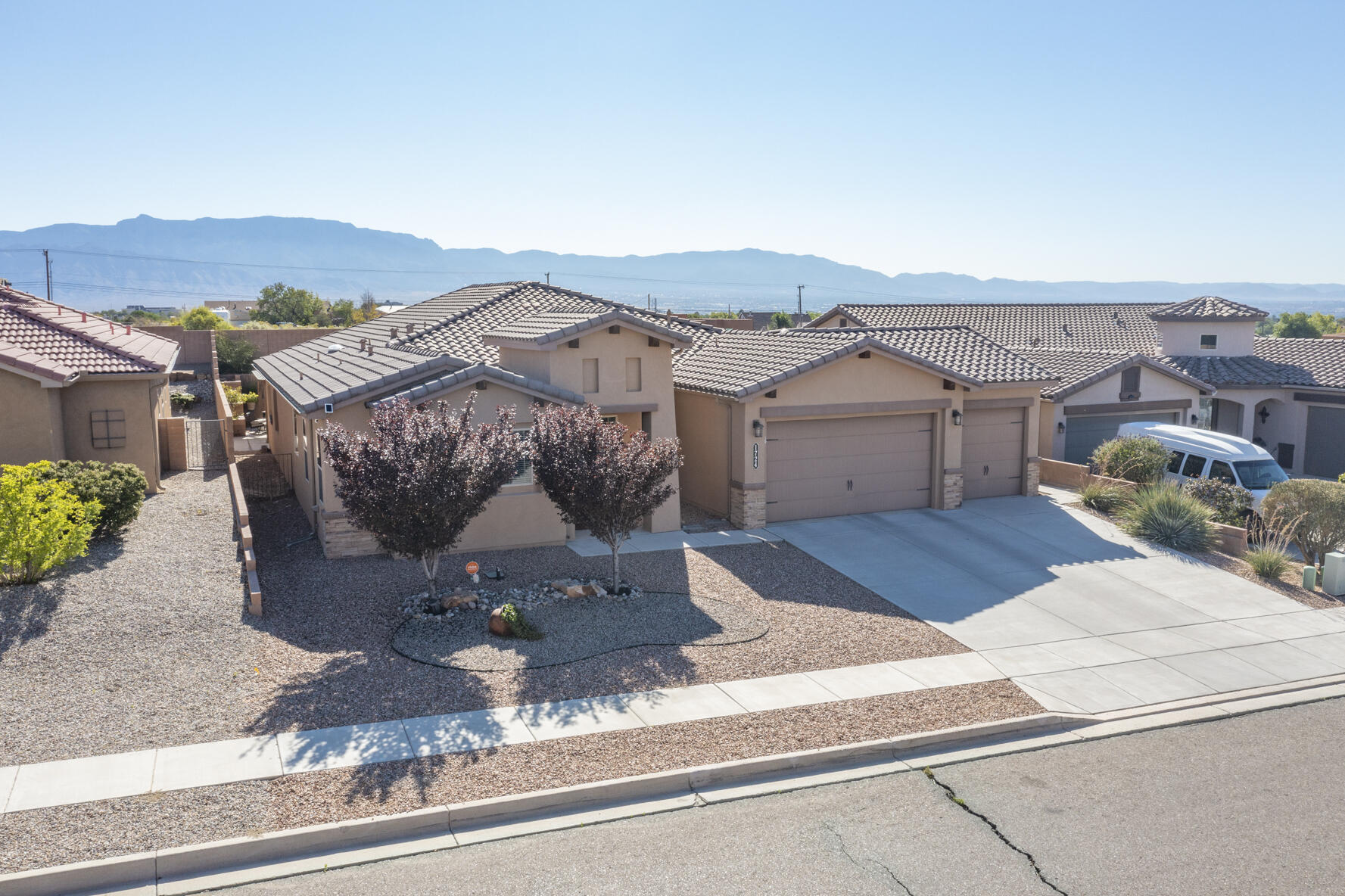 1724 Roble Drive