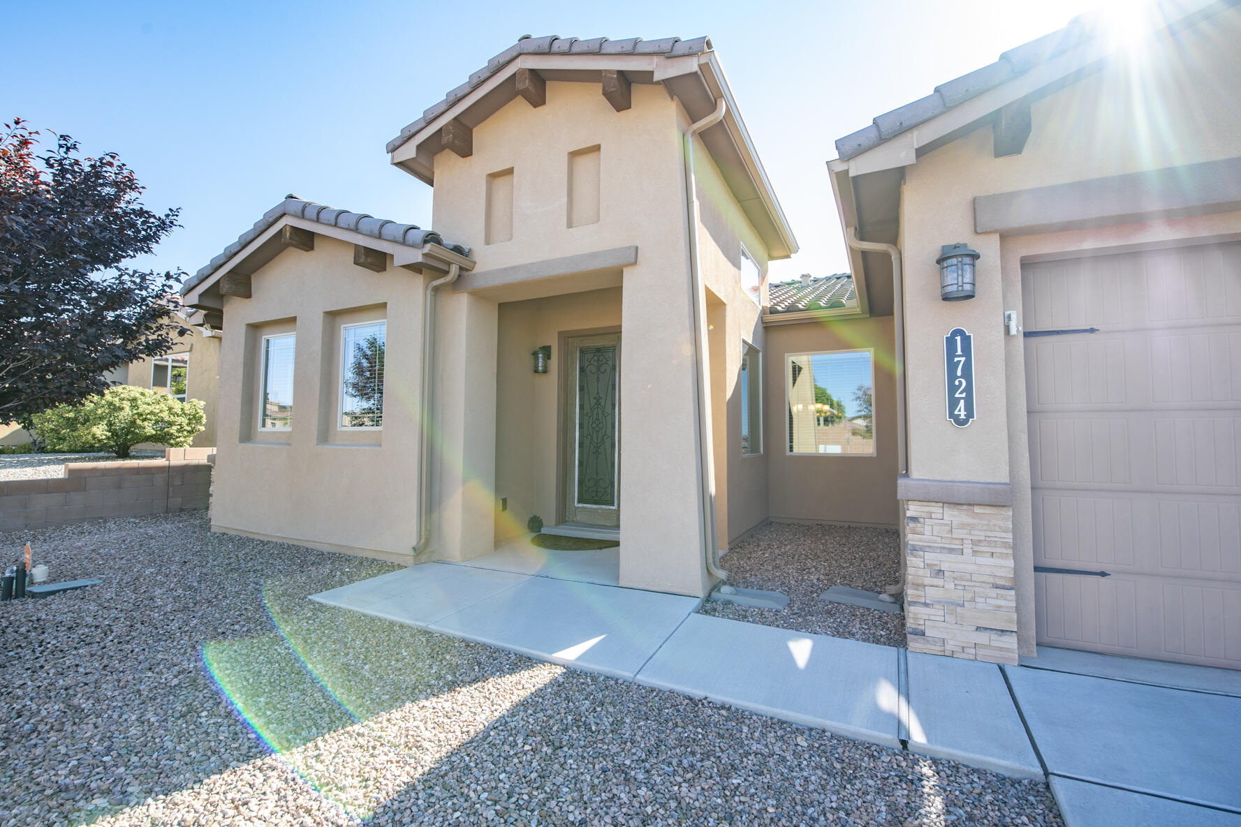 1724 Roble Drive