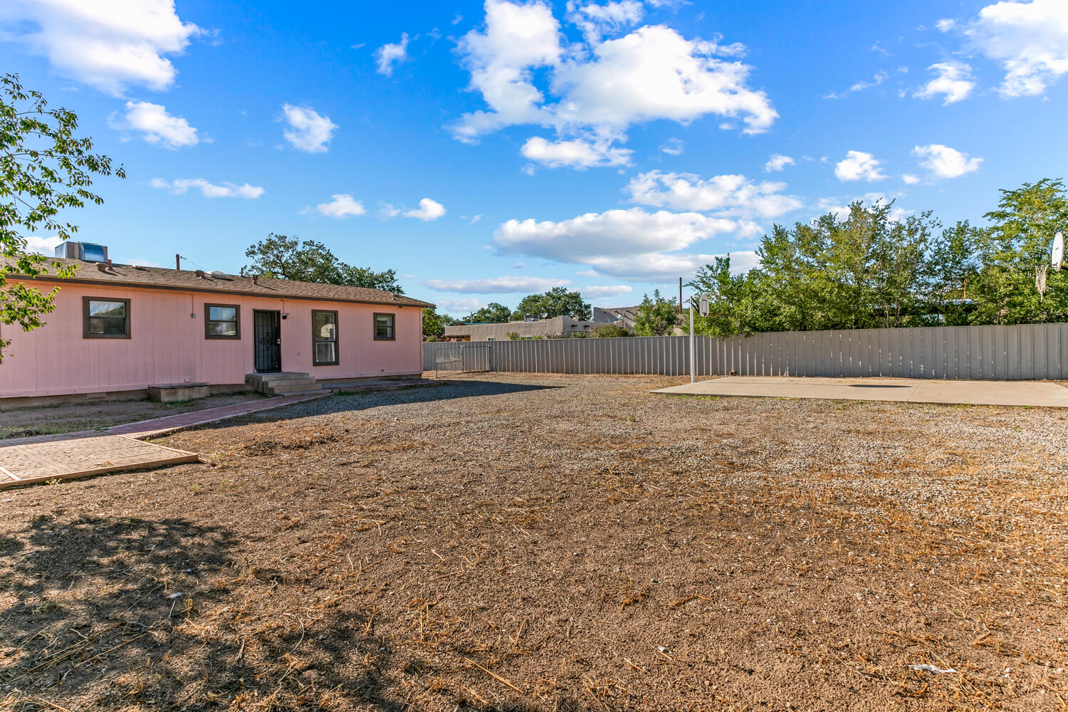 2440 Serna Road NW