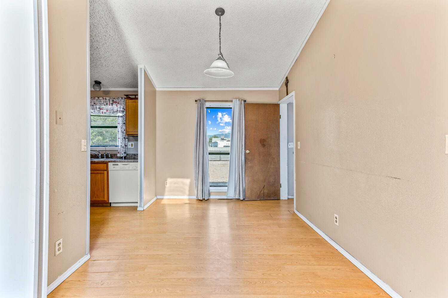 2440 Serna Road NW