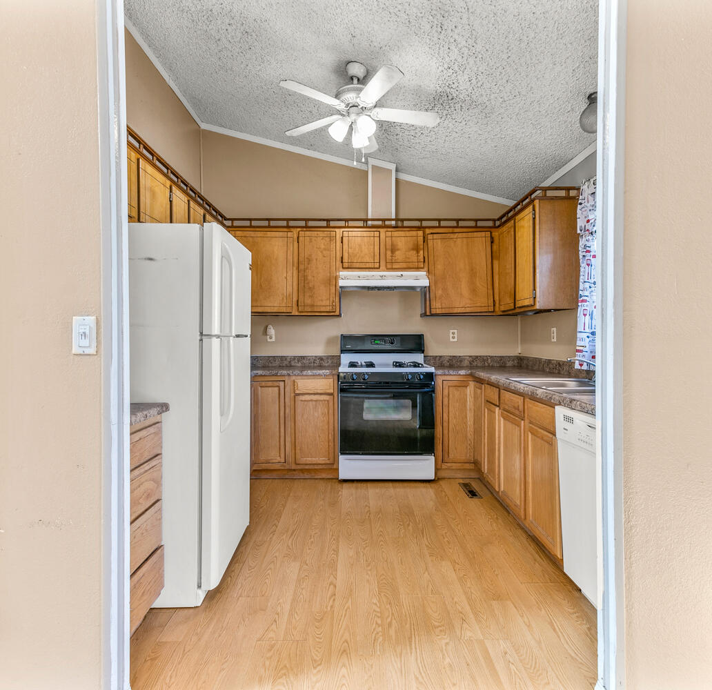 2440 Serna Road NW