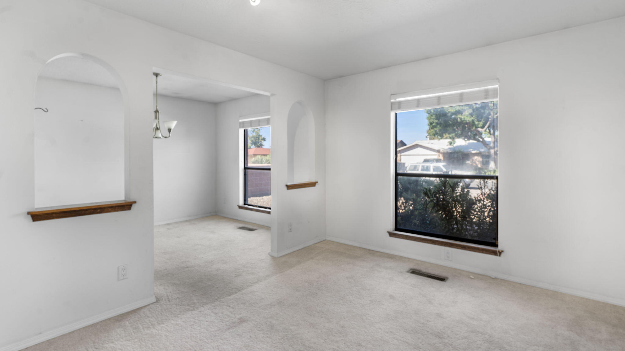 7122 Capitol Drive NE