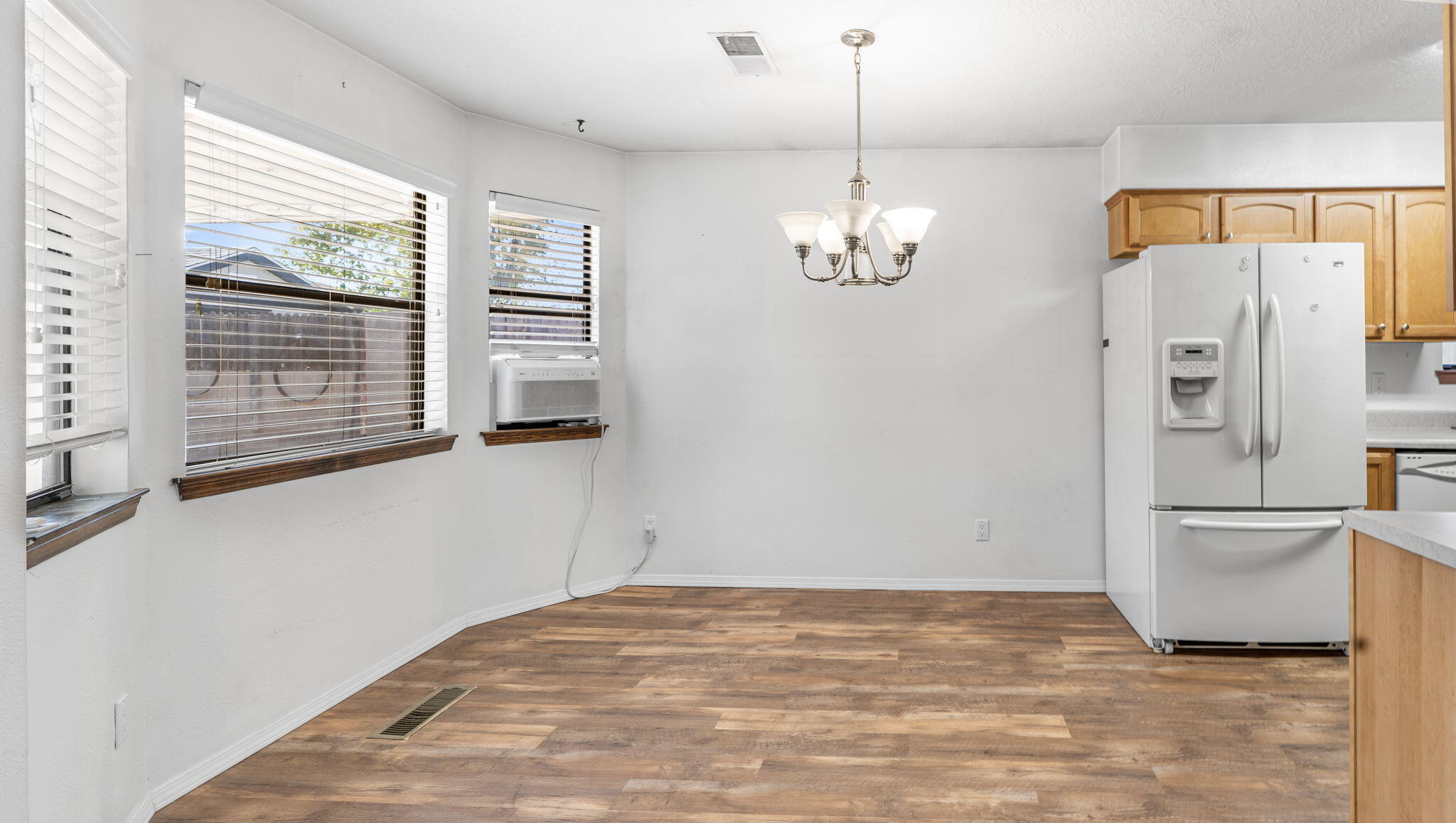 7122 Capitol Drive NE