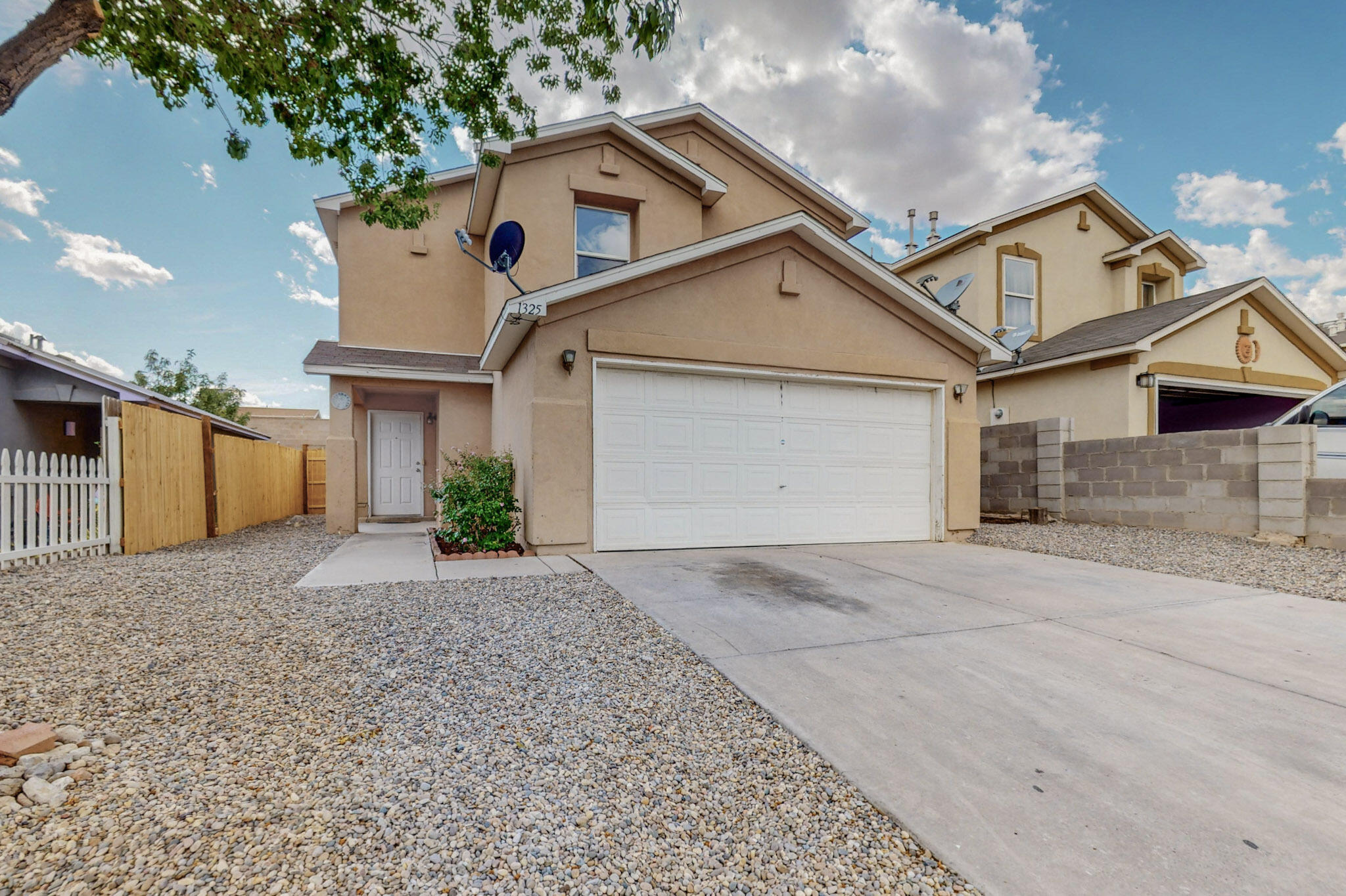 1325 Ojo Sarco Street SW