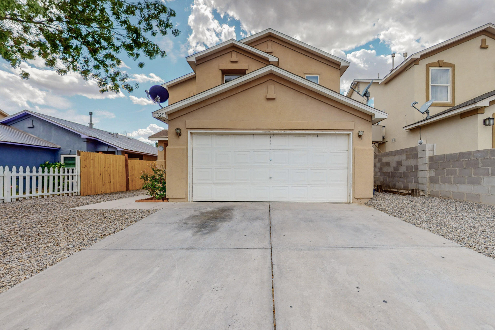 1325 Ojo Sarco Street SW