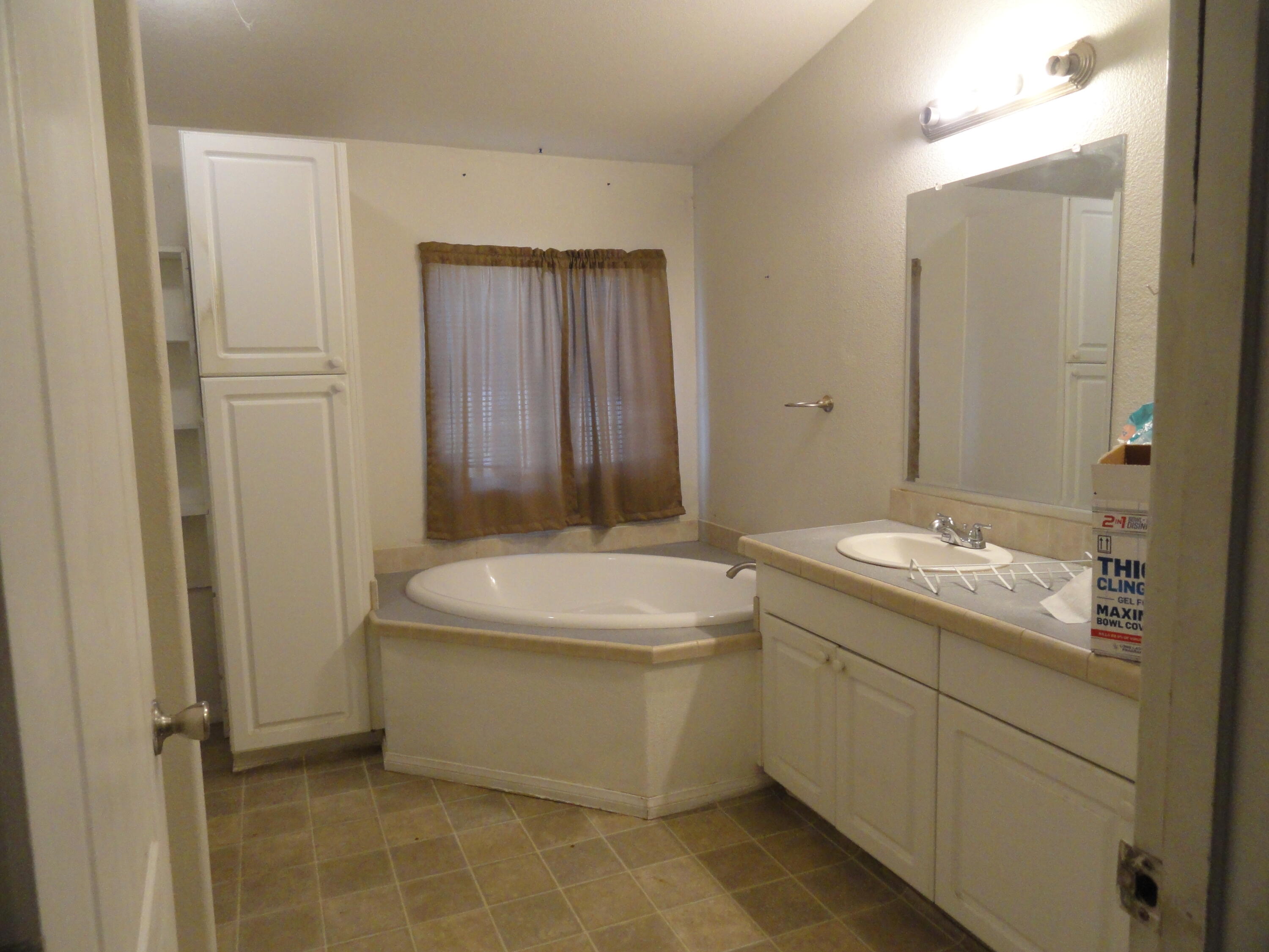 462 Diana Drive NE