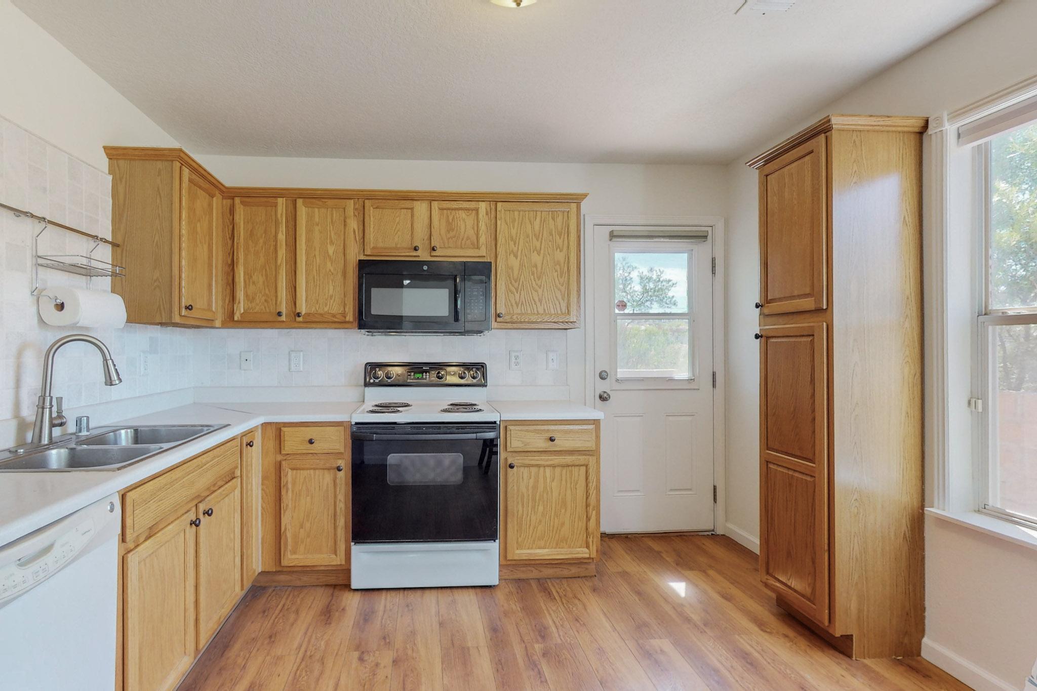 4228 SEDAN Road NW