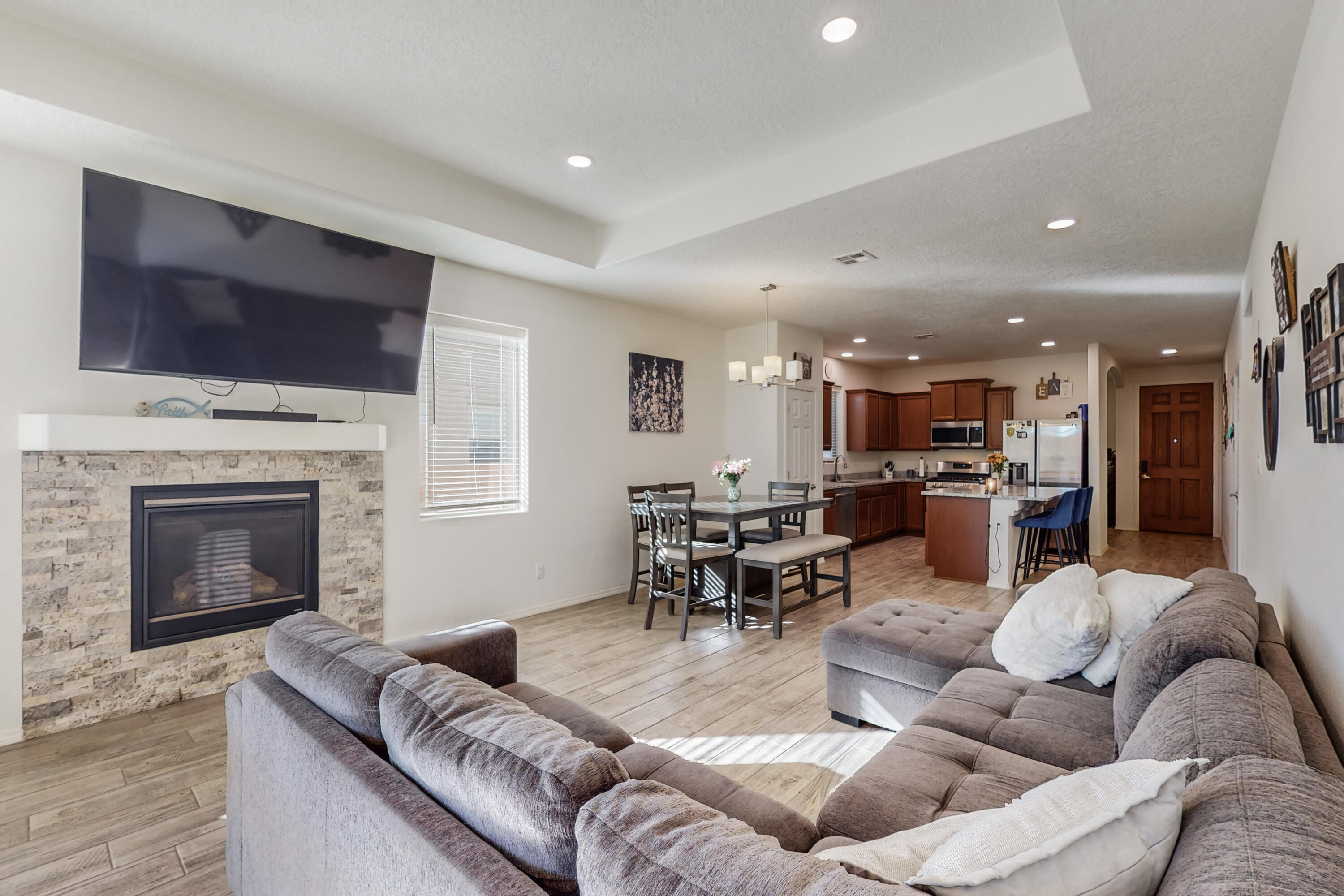 2676 Camino Plata Loop NE