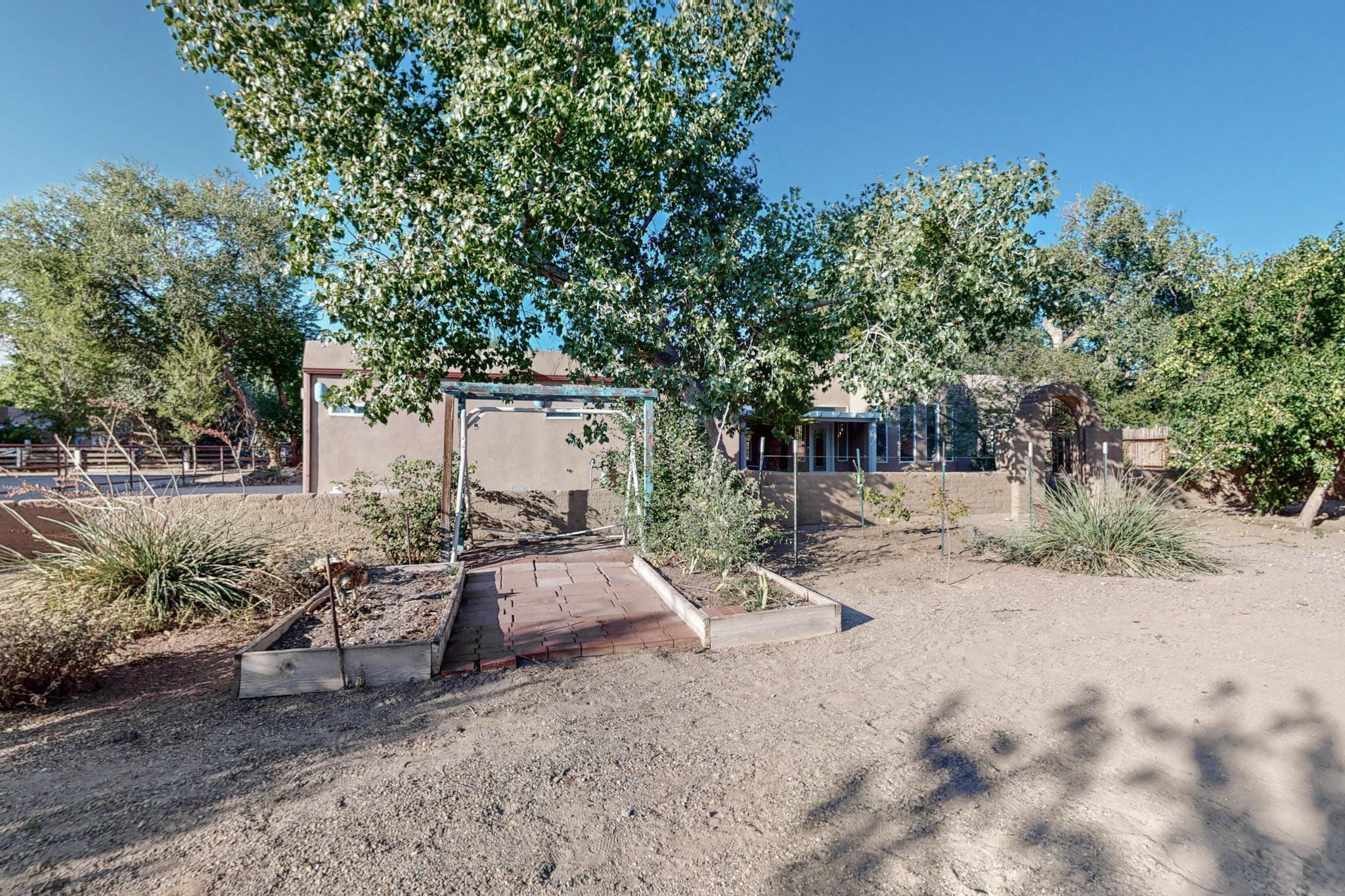 2743 Carson Road NW