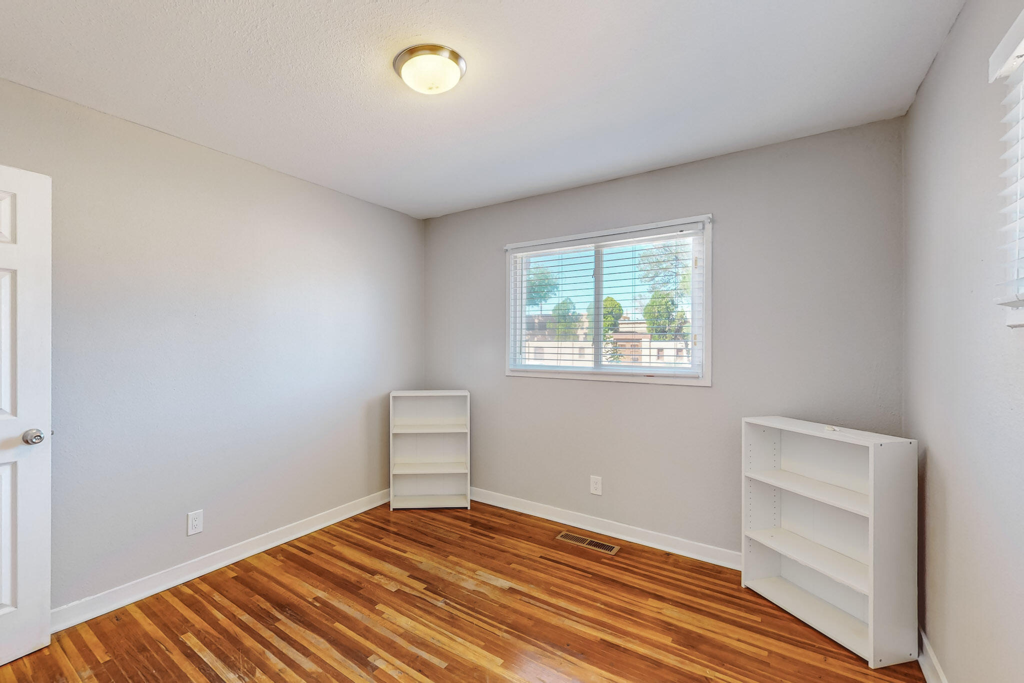 1001 DAKOTA STREET Street SE