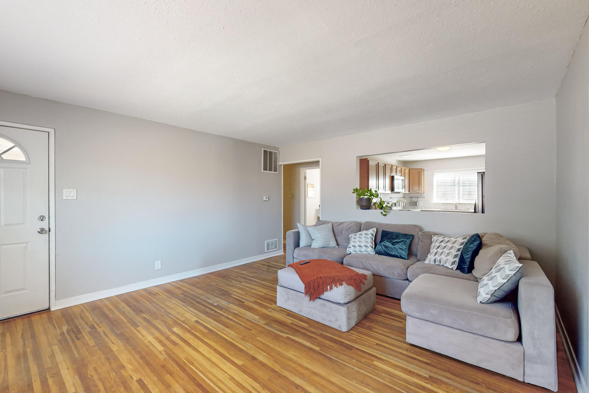 1001 DAKOTA STREET Street SE