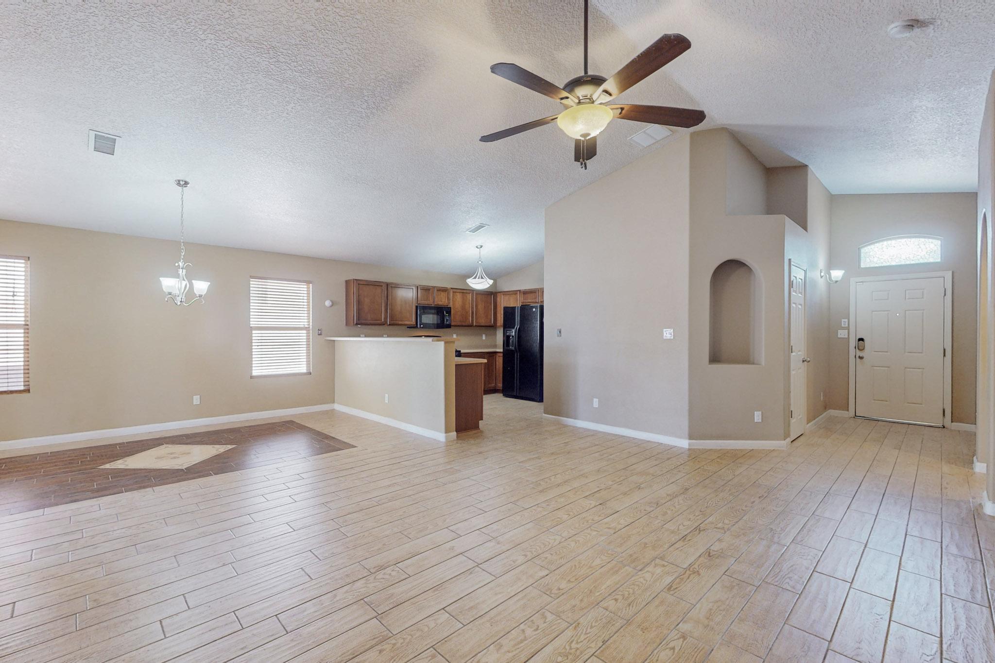 4021 Desert Pinon Drive NE