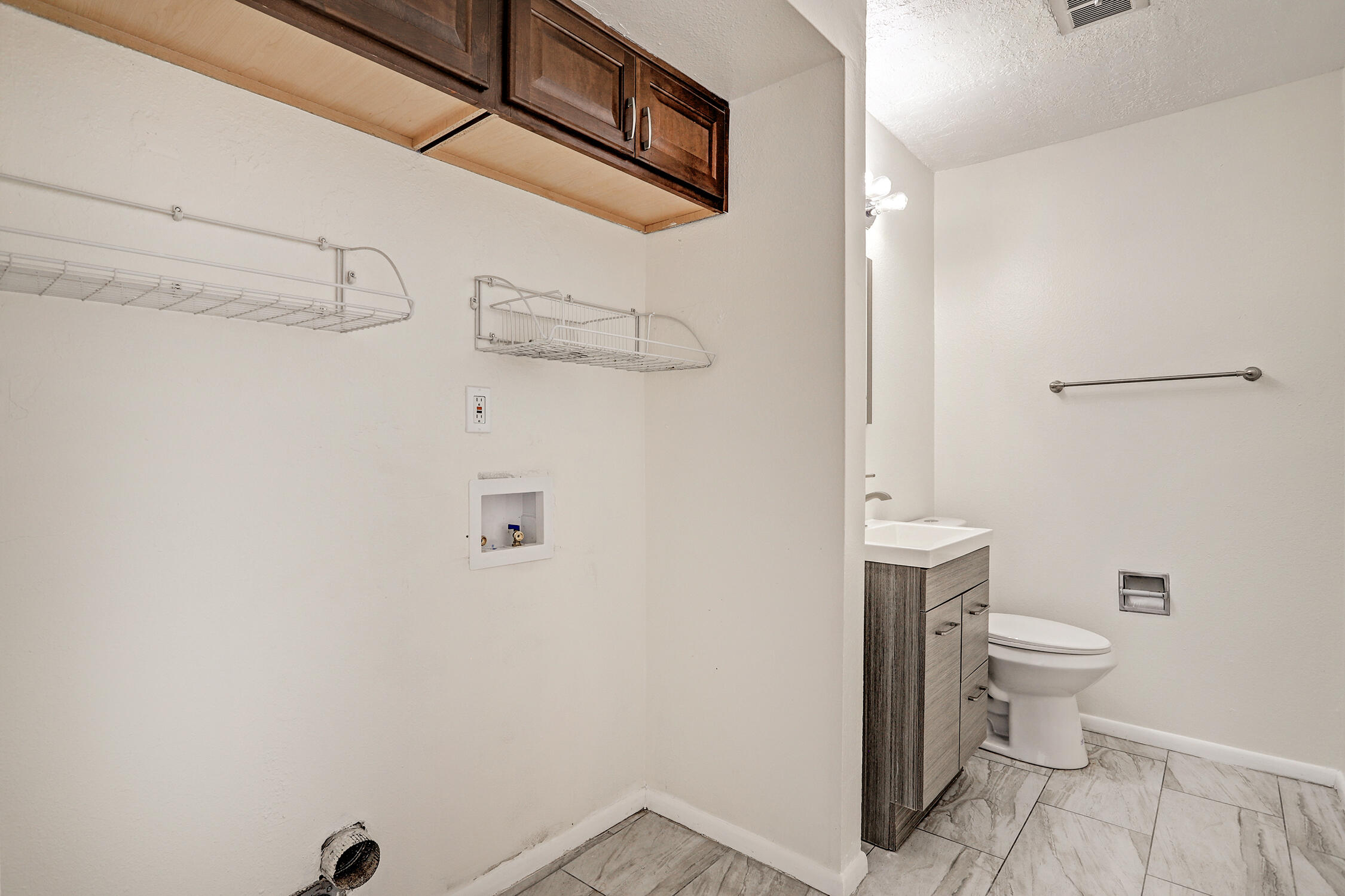 6121 Calle Ocho NW