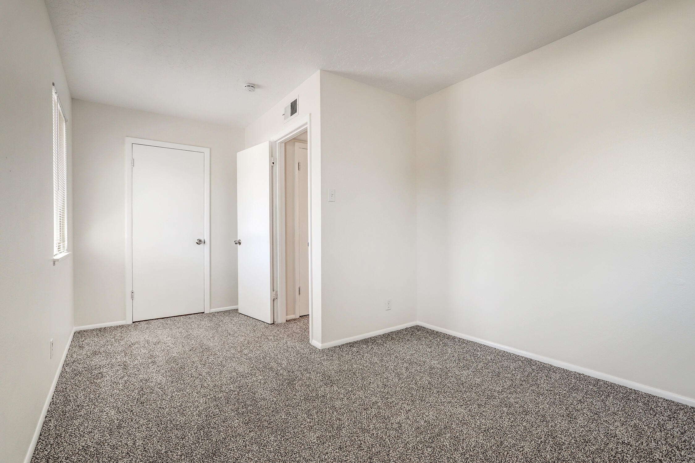 6121 Calle Ocho NW