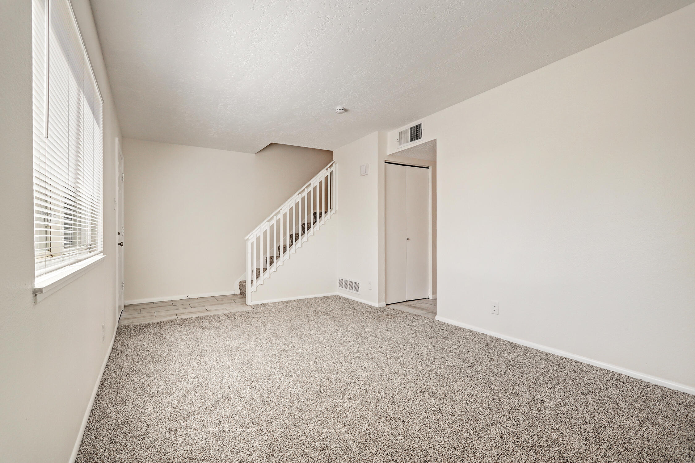 6121 Calle Ocho NW
