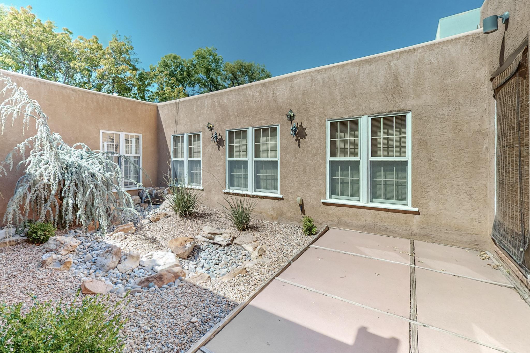 1119 Roadrunner Lane NW