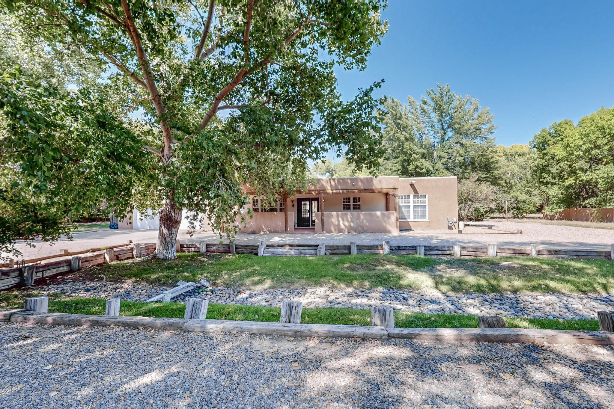 1119 Roadrunner Lane NW