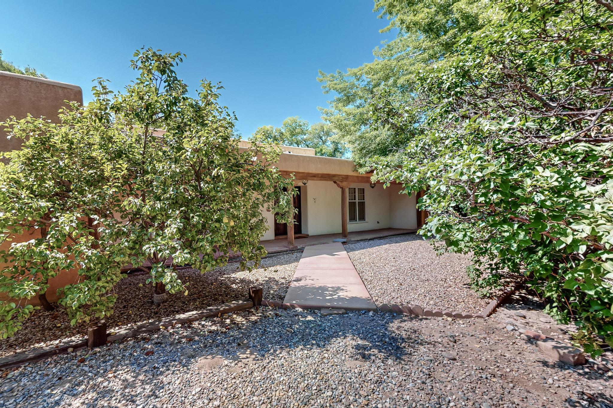1119 Roadrunner Lane NW