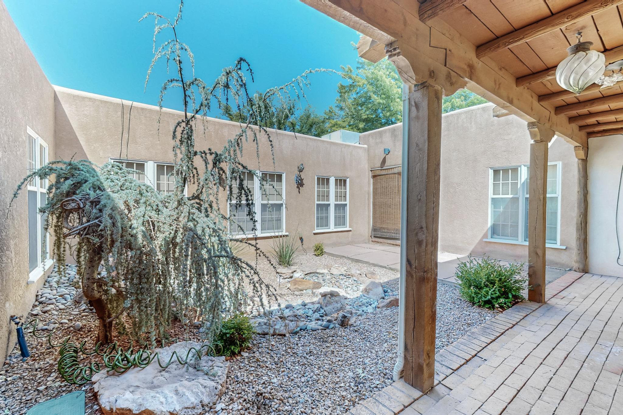 1119 Roadrunner Lane NW