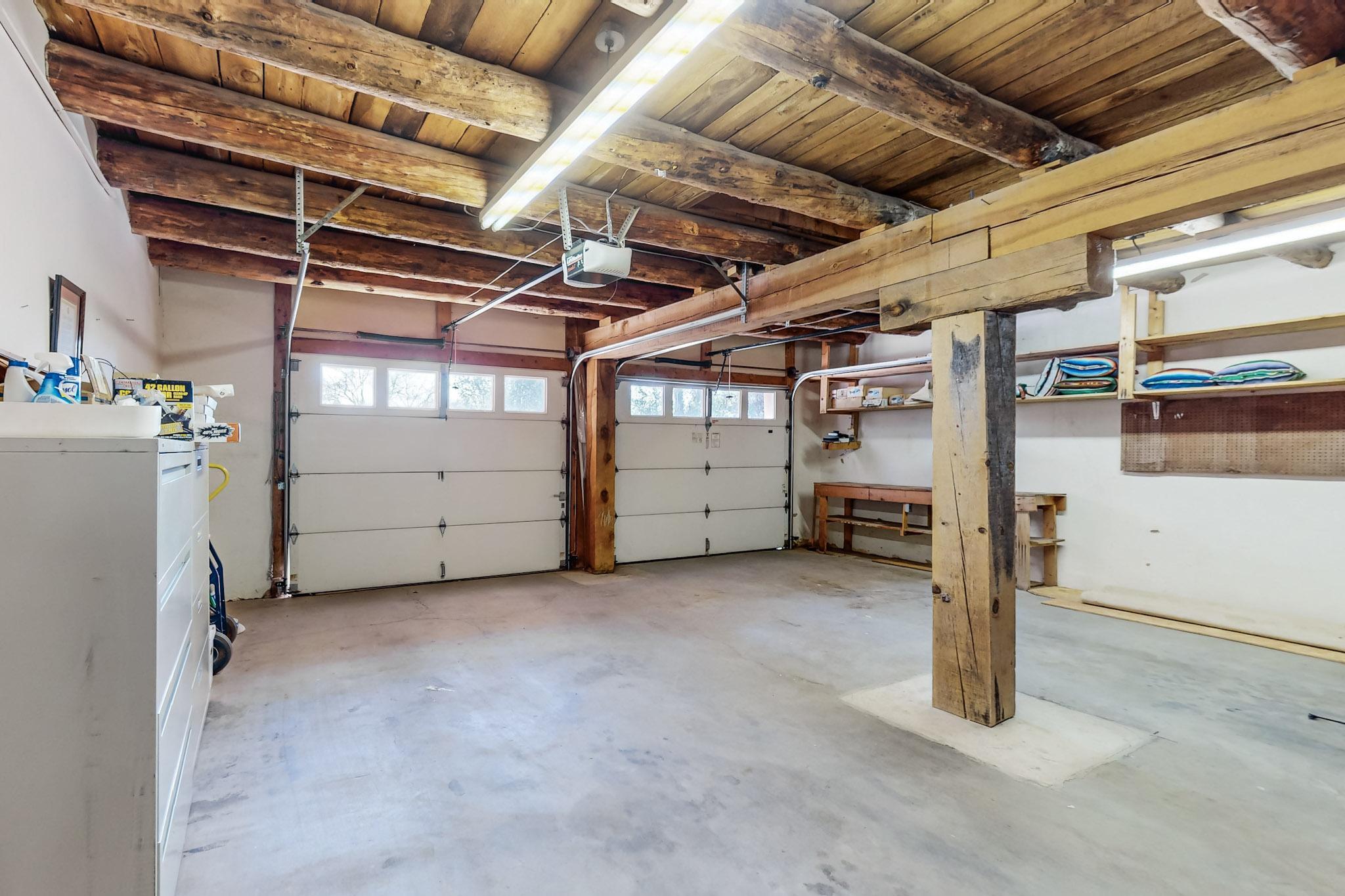 1119 Roadrunner Lane NW