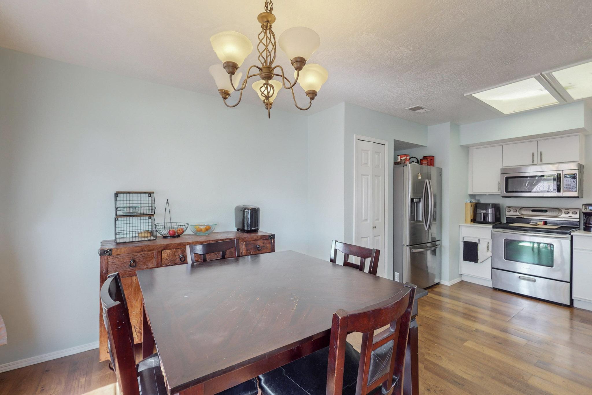 1960 RASPBERRY Drive NE