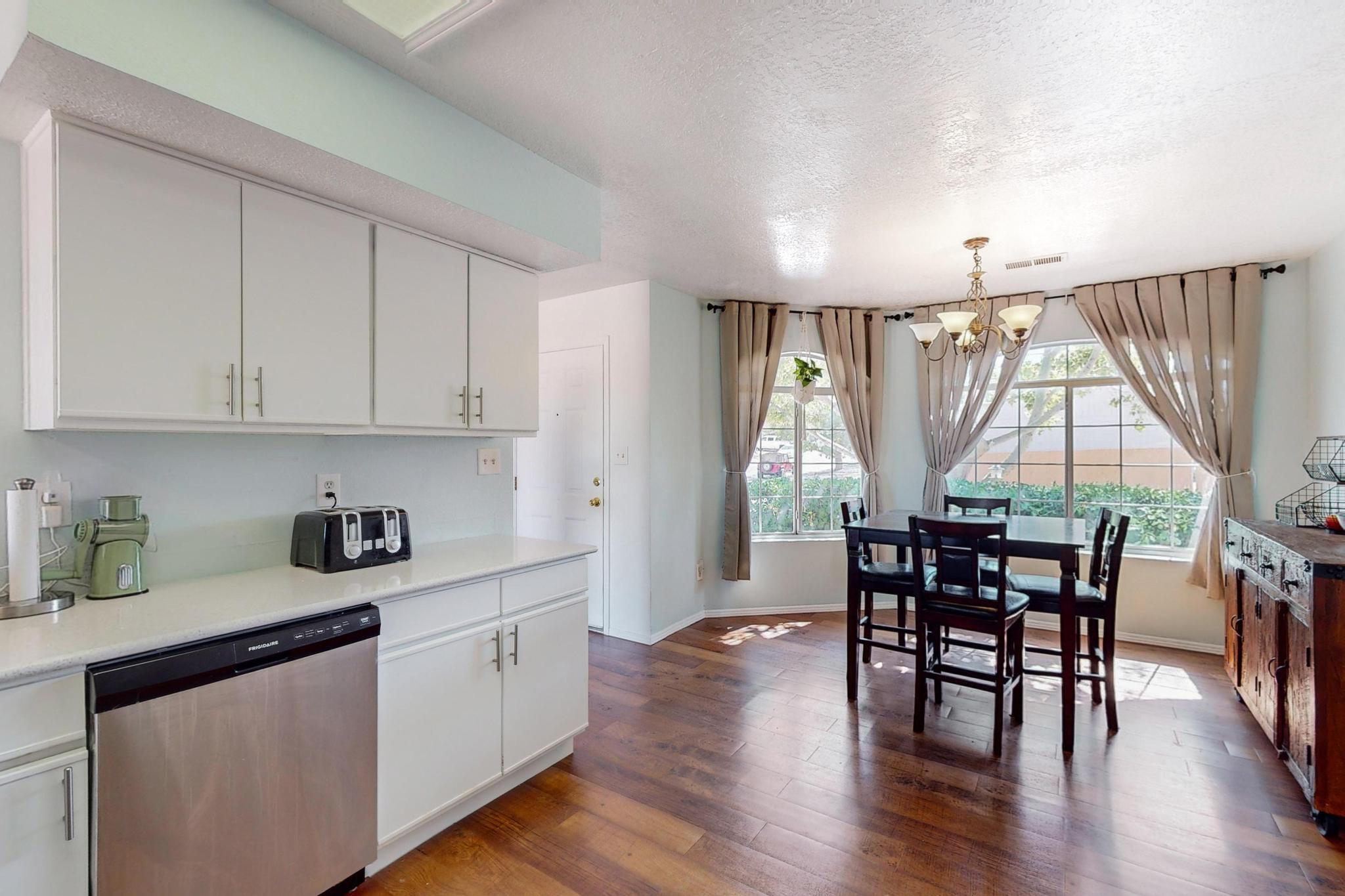 1960 RASPBERRY Drive NE