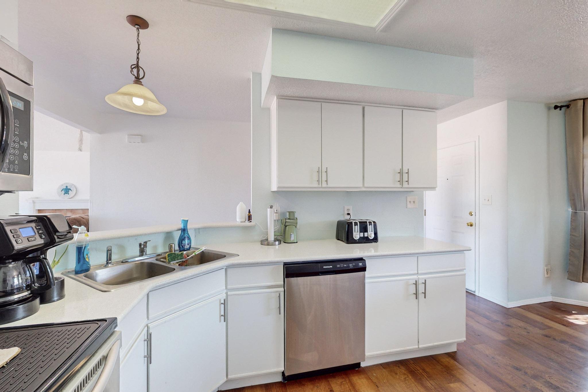 1960 RASPBERRY Drive NE