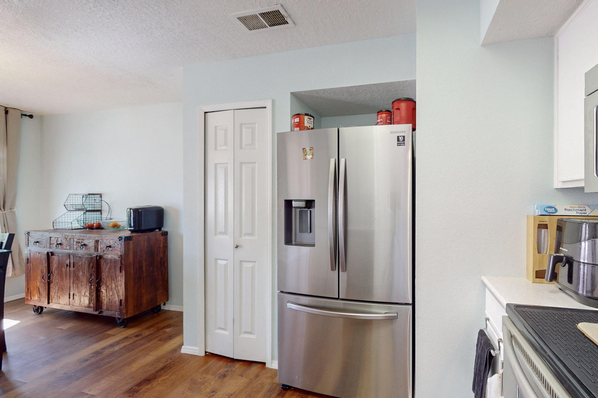 1960 RASPBERRY Drive NE