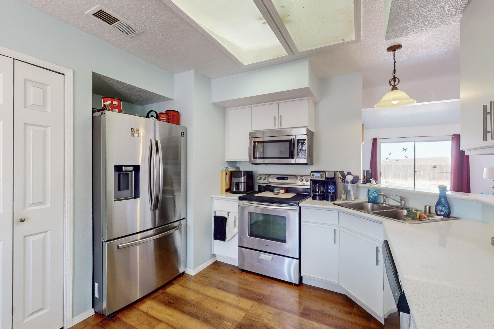 1960 RASPBERRY Drive NE