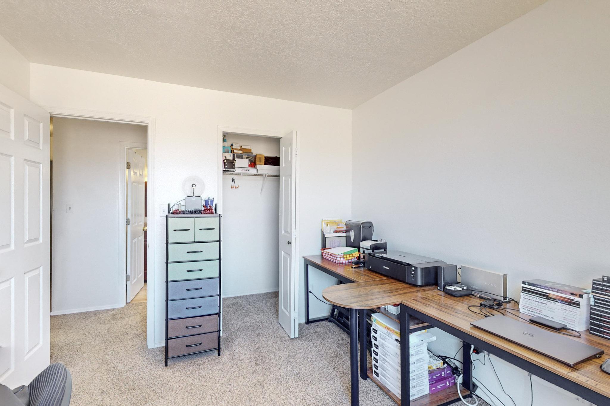 1960 RASPBERRY Drive NE