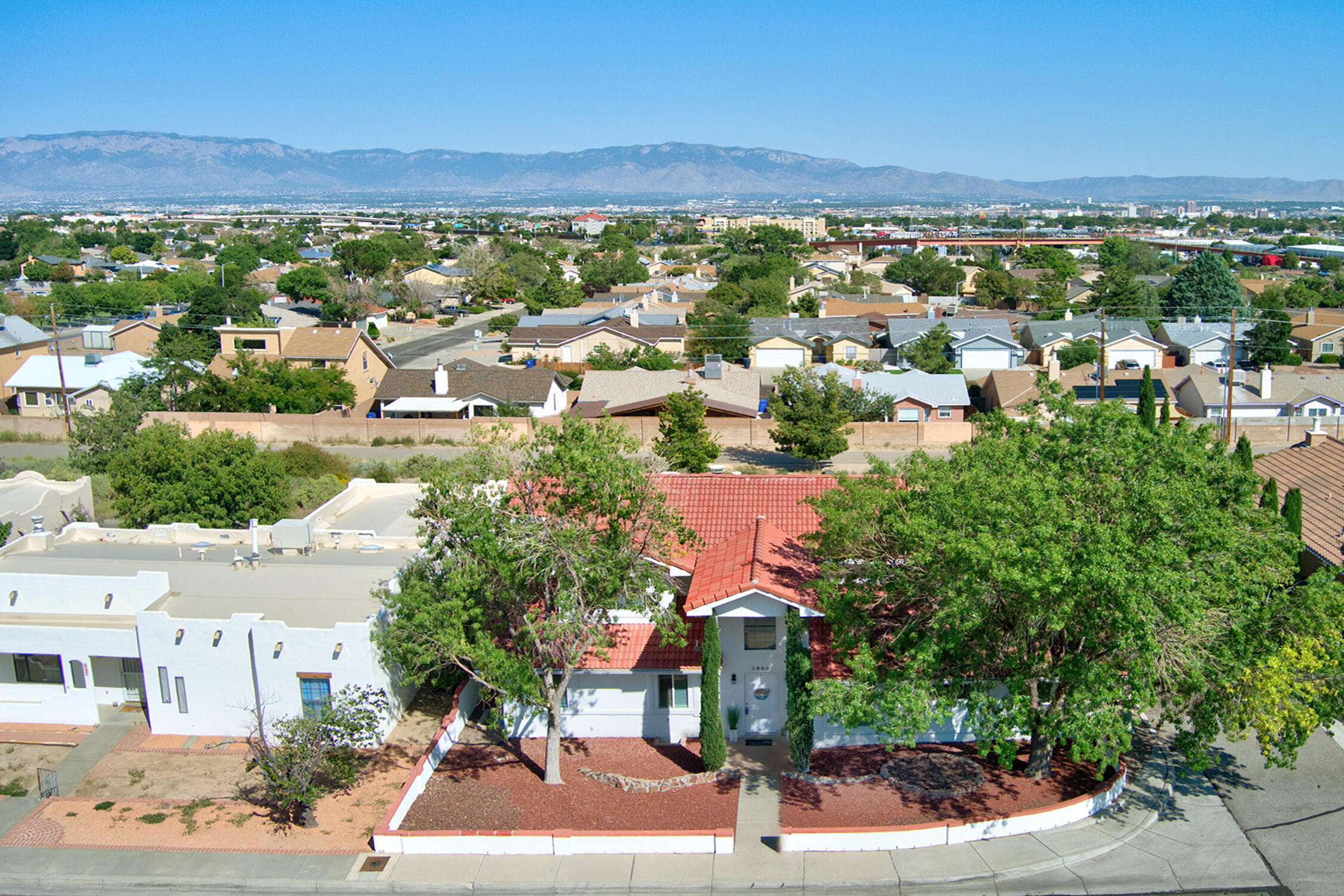 1600 ROSEWOOD Avenue NW