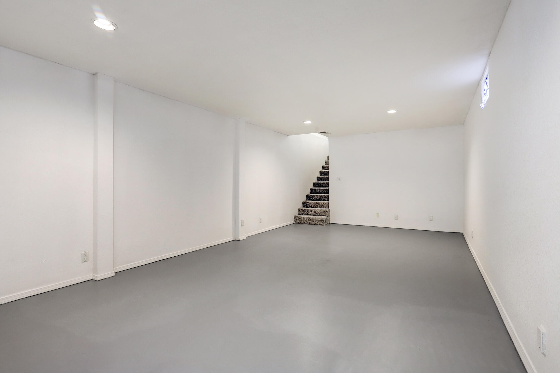 1600 ROSEWOOD Avenue NW