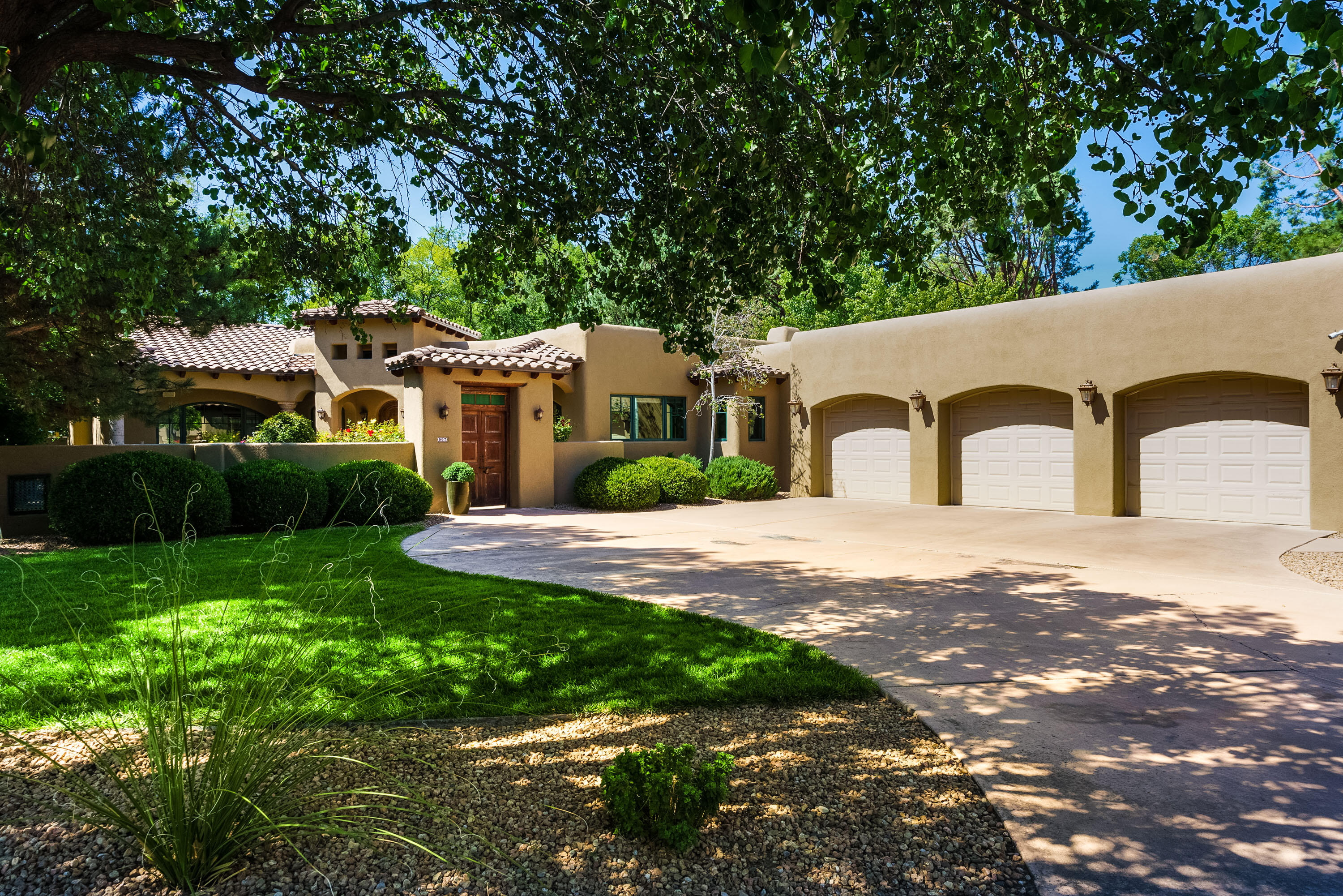 907 LOS PRADOS DE GUADALUPE Drive