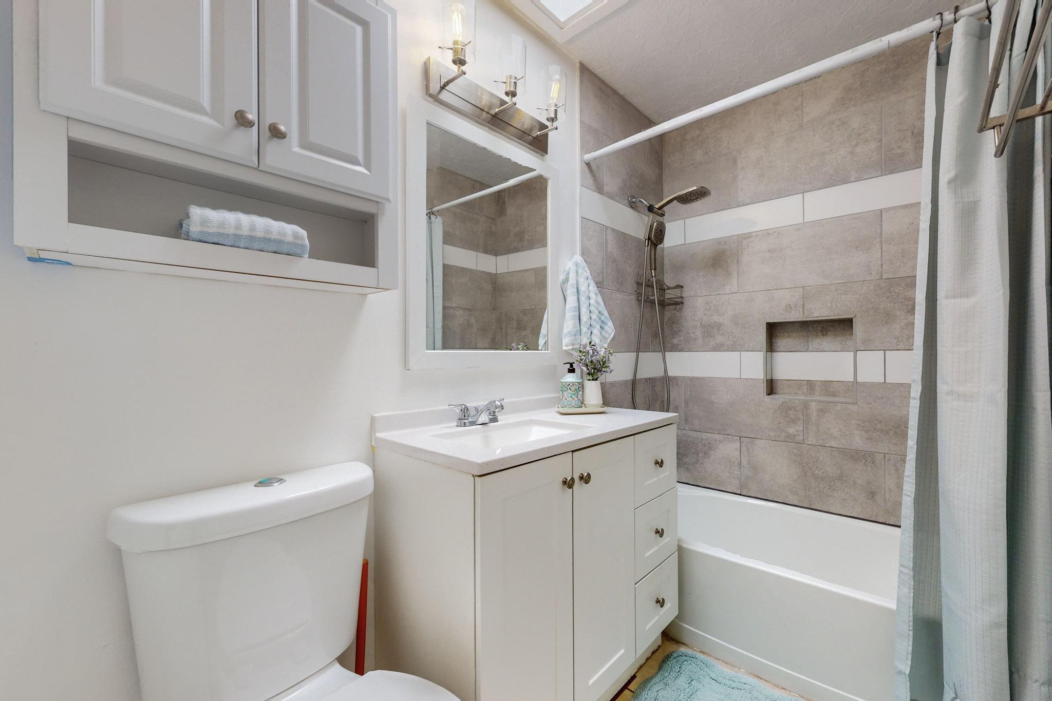 412 GENERAL HODGES Street NE