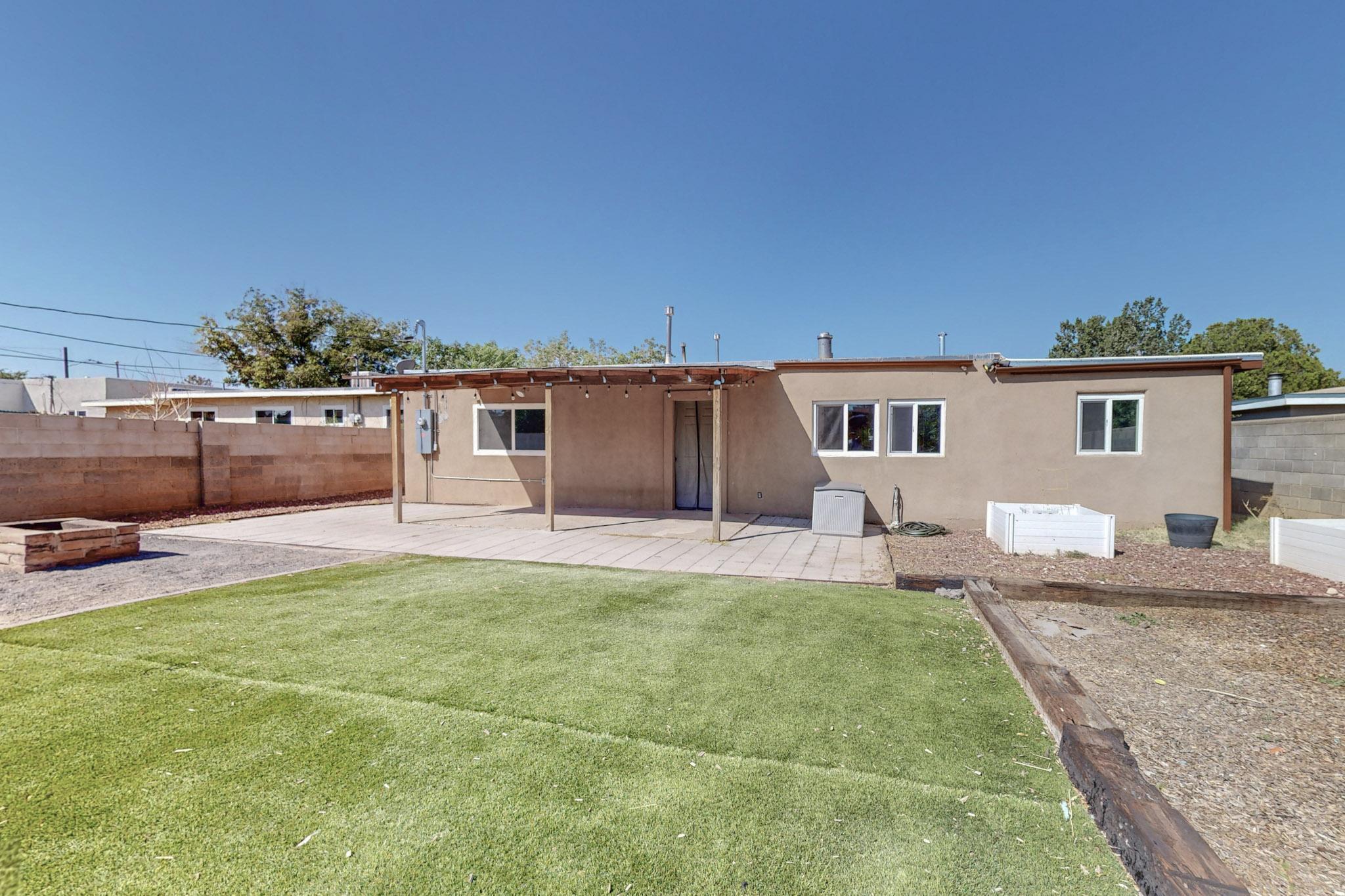 412 GENERAL HODGES Street NE