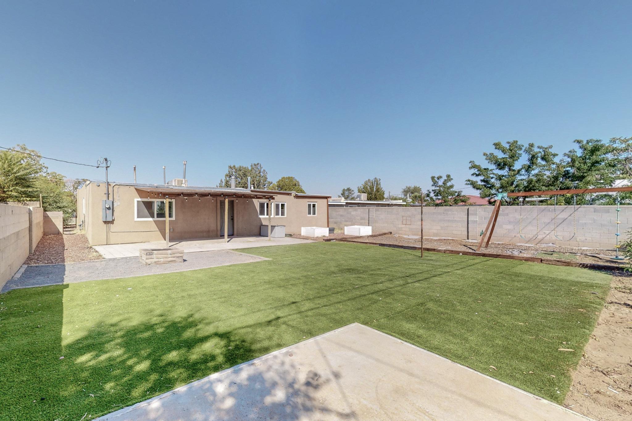 412 GENERAL HODGES Street NE