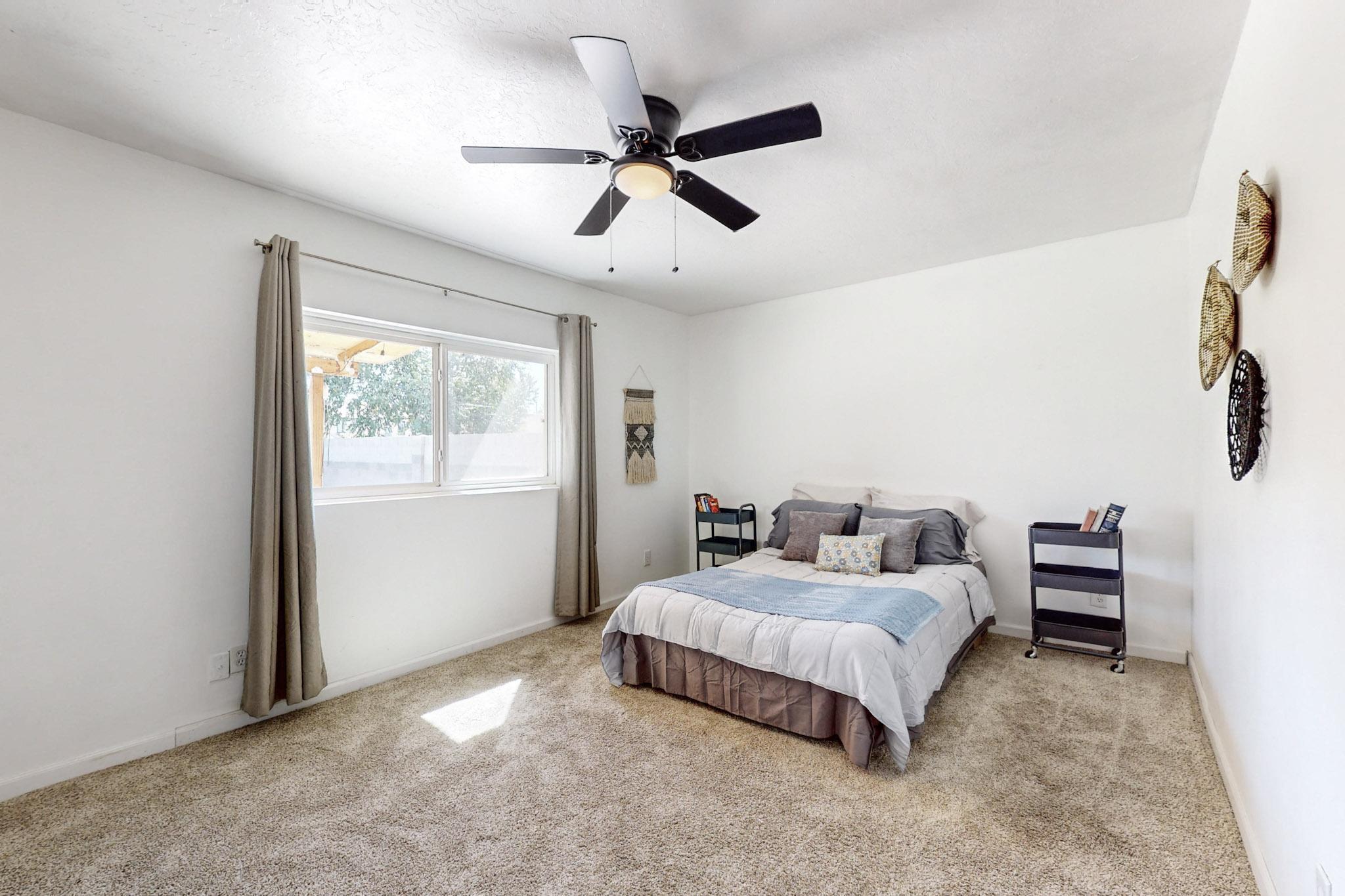 412 GENERAL HODGES Street NE