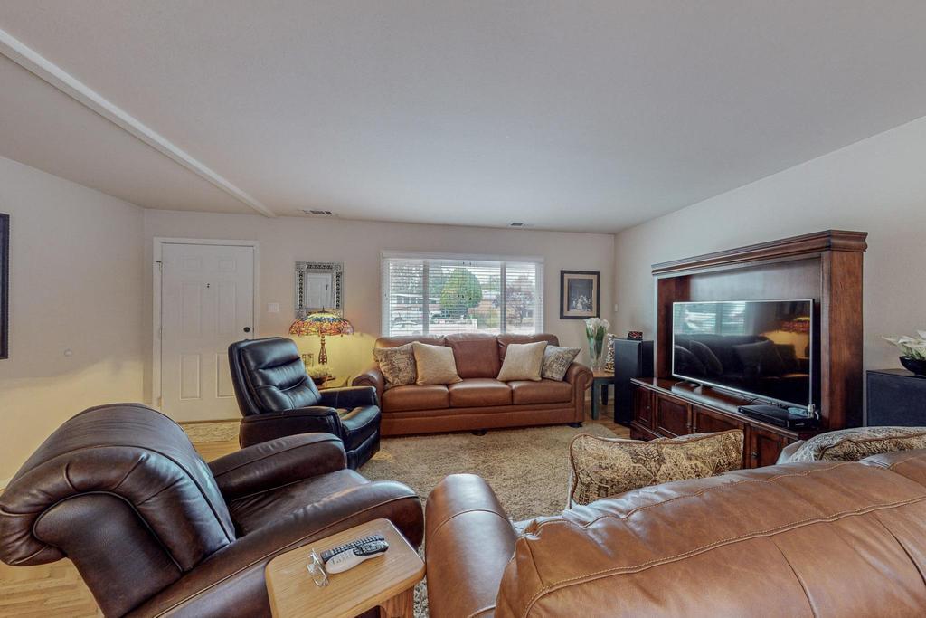 1228 GLORIETA Street NE