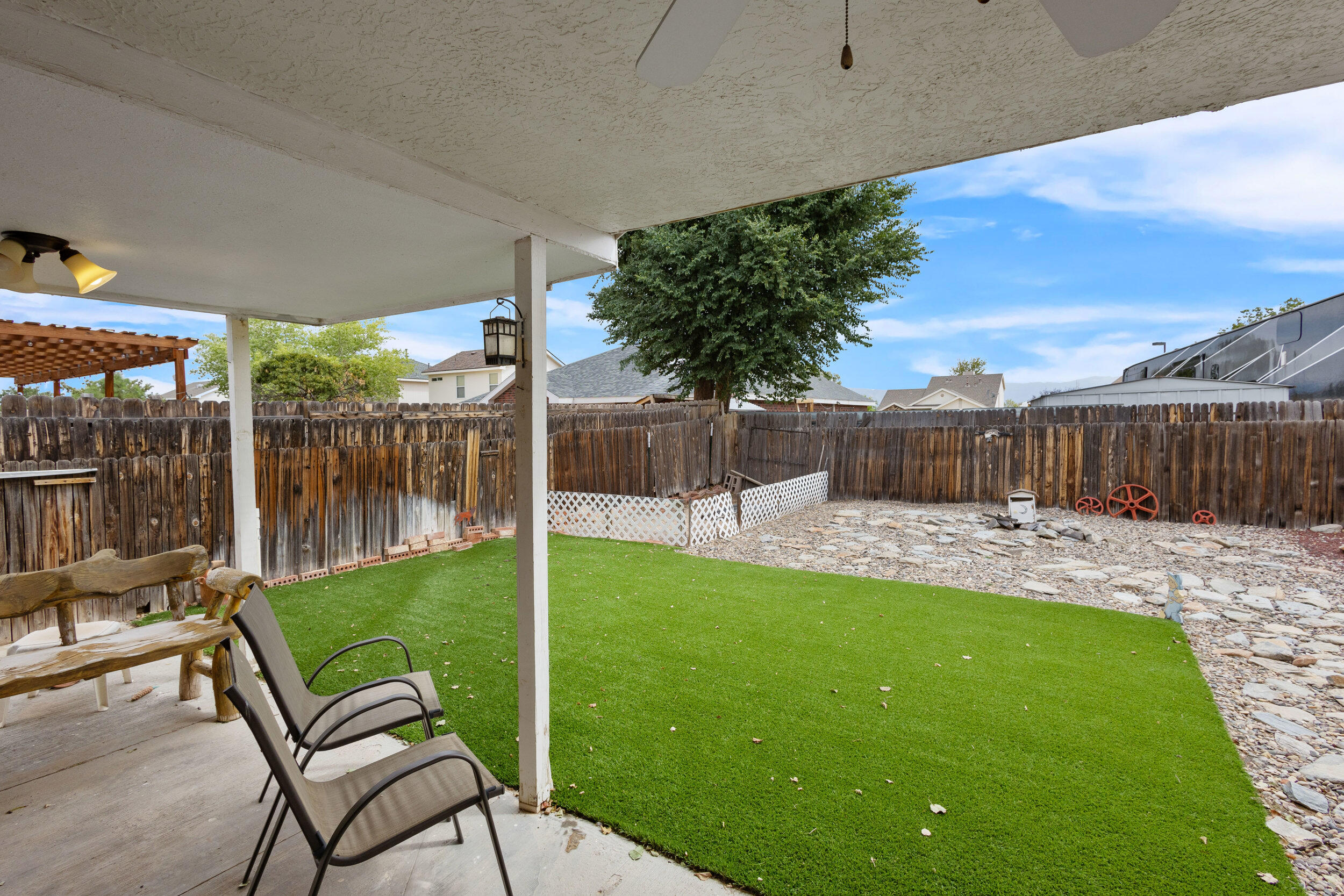 26 CLIFFROSE Trail