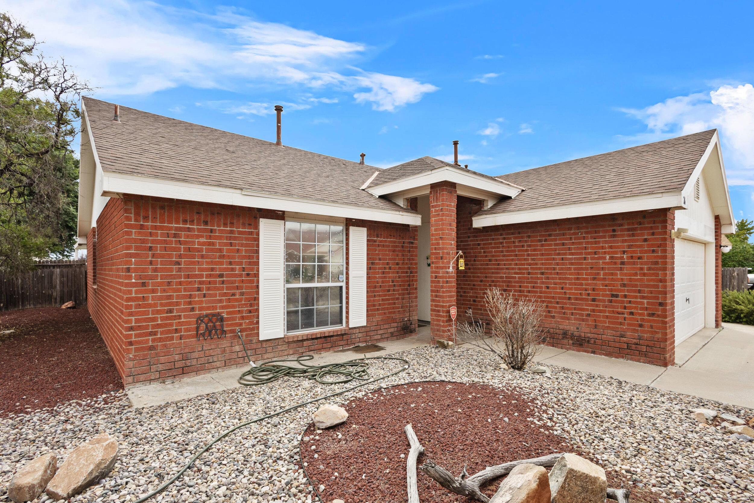 26 CLIFFROSE Trail