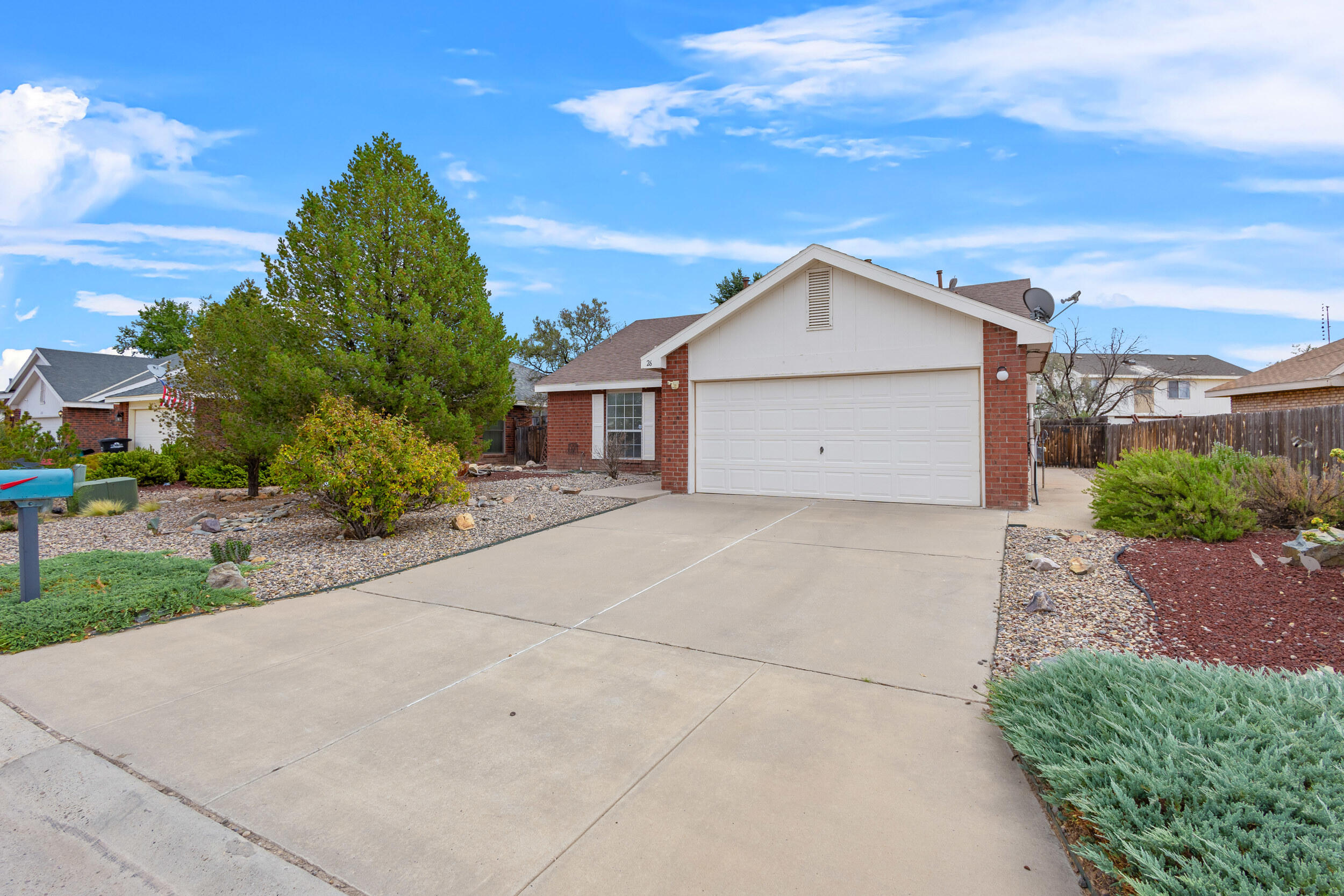26 CLIFFROSE Trail