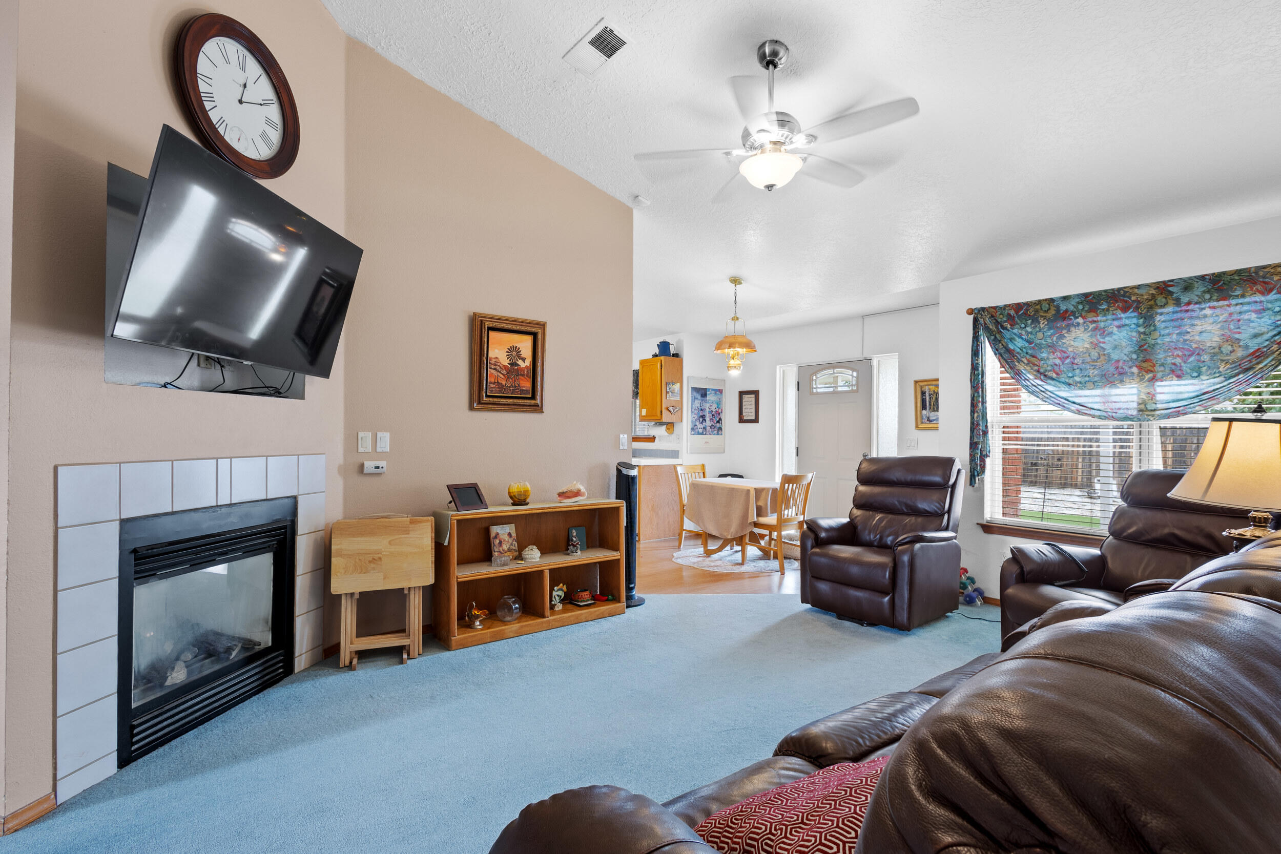 26 CLIFFROSE Trail
