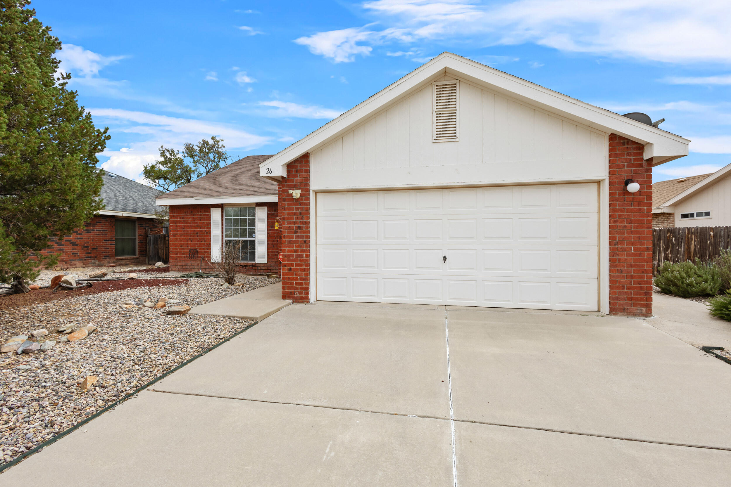 26 CLIFFROSE Trail