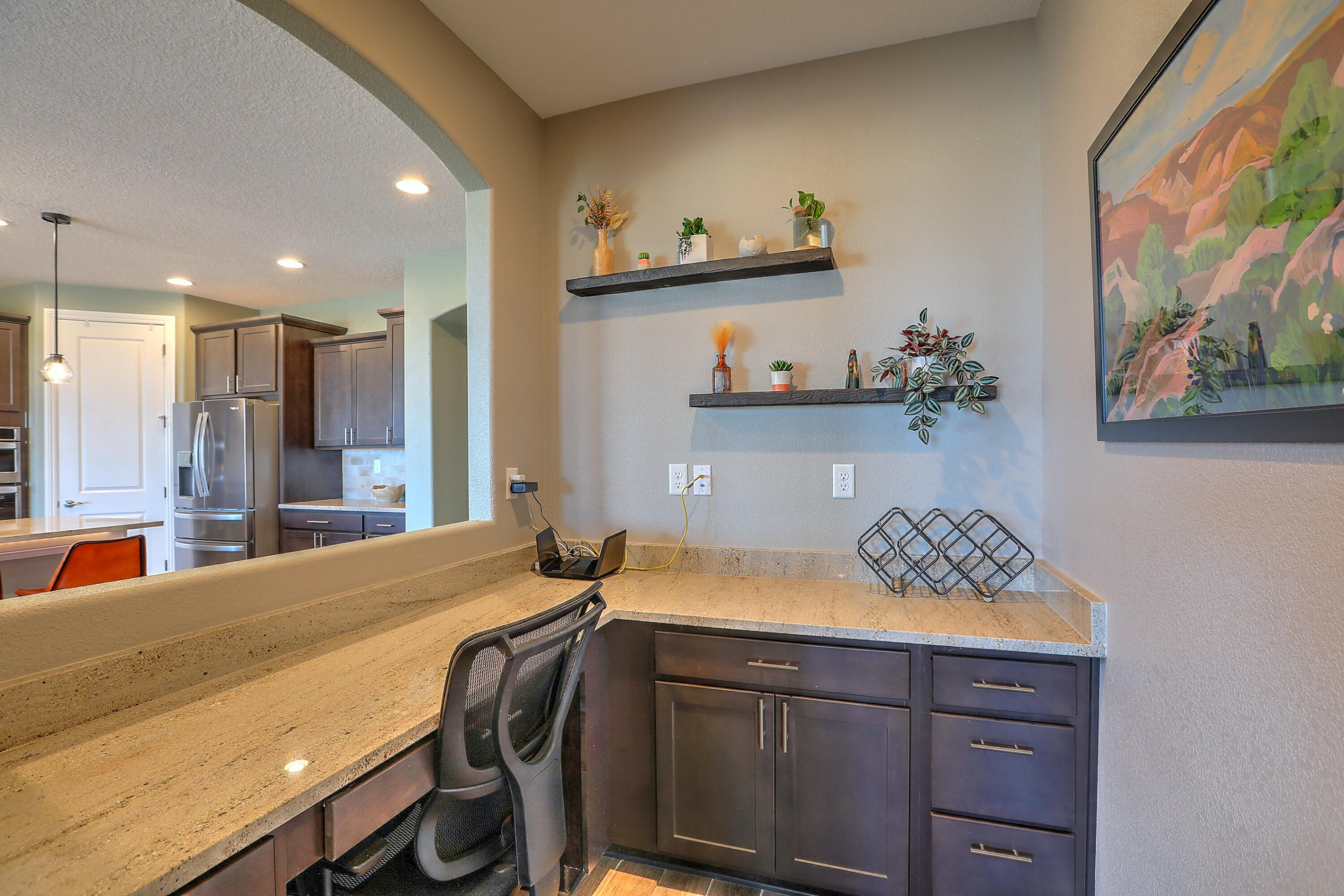 2915 KINGS CANYON Loop NE