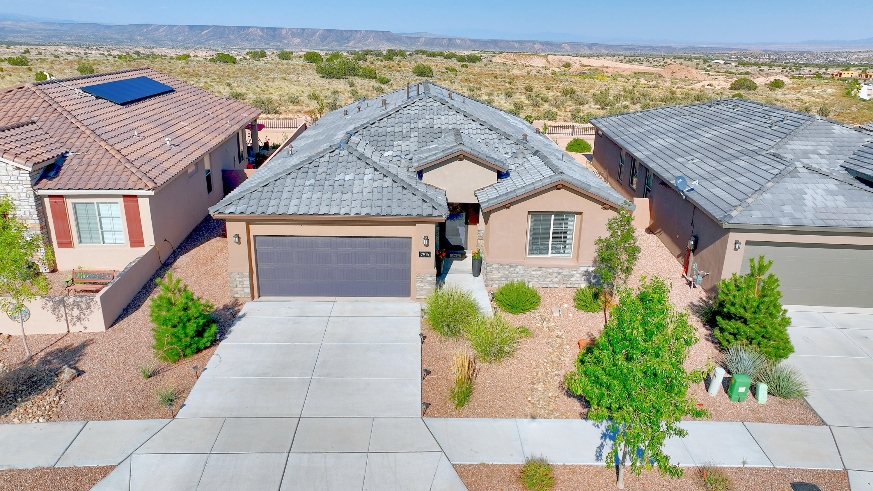 2915 KINGS CANYON Loop NE