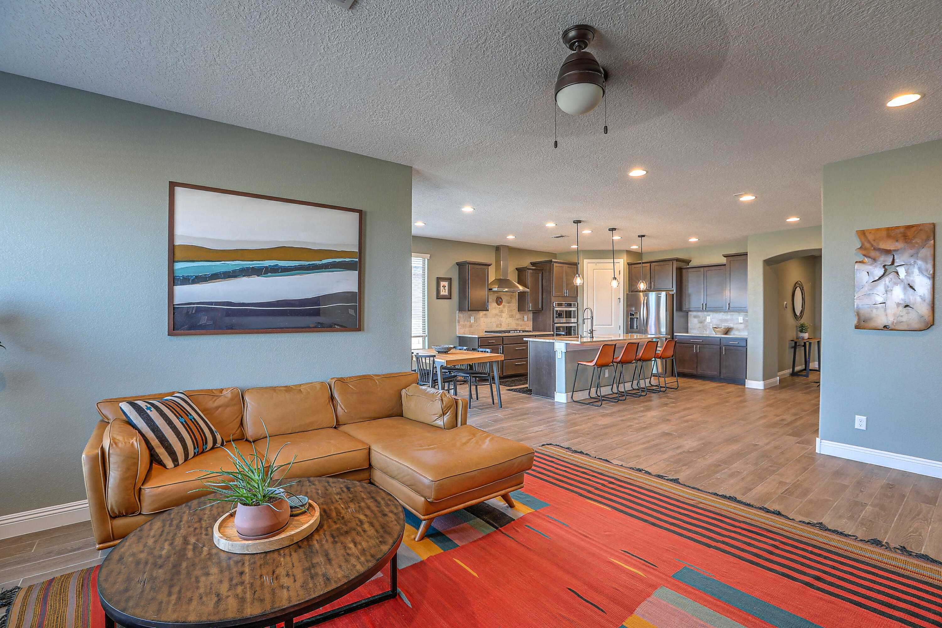 2915 KINGS CANYON Loop NE