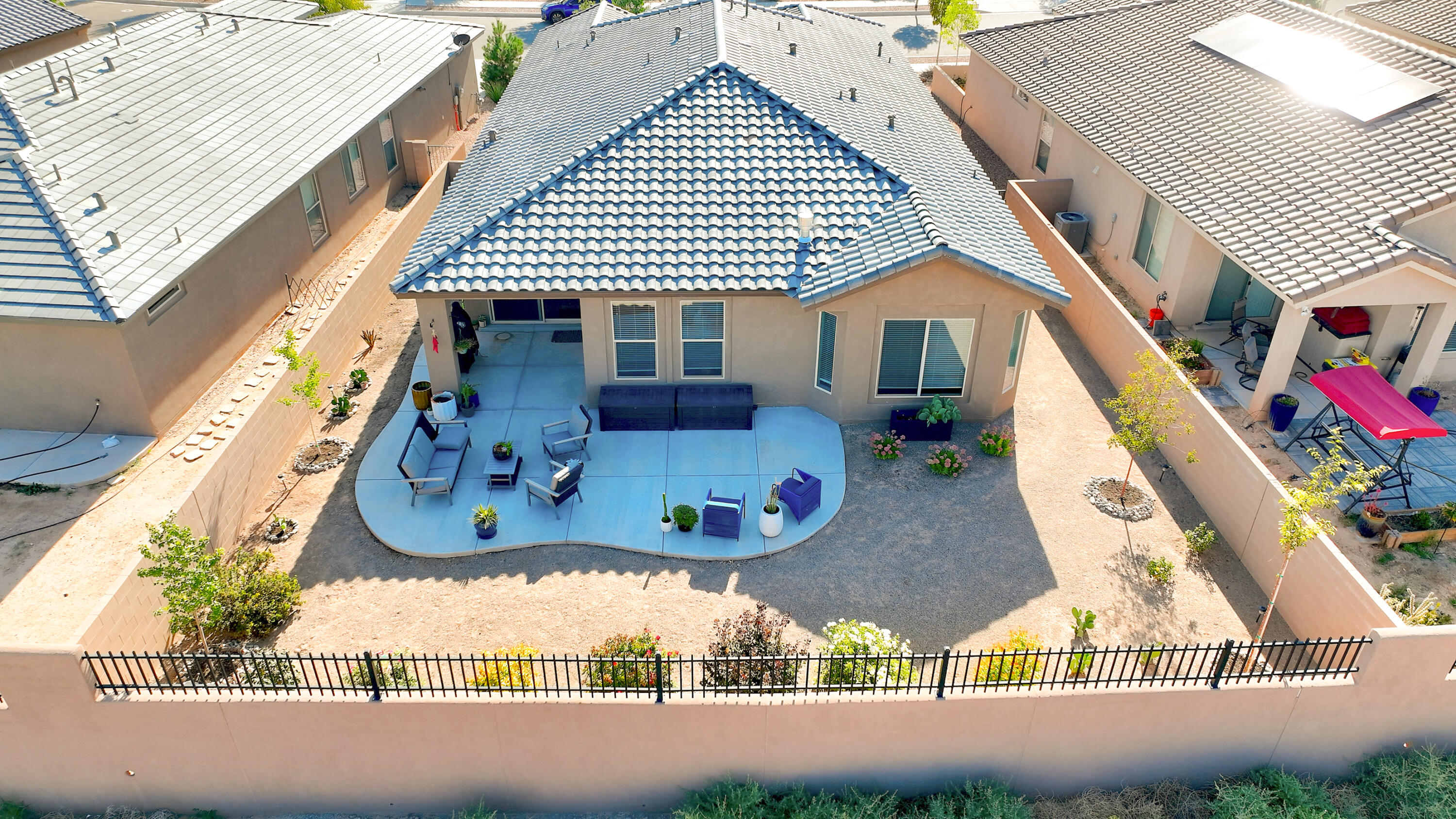 2915 KINGS CANYON Loop NE